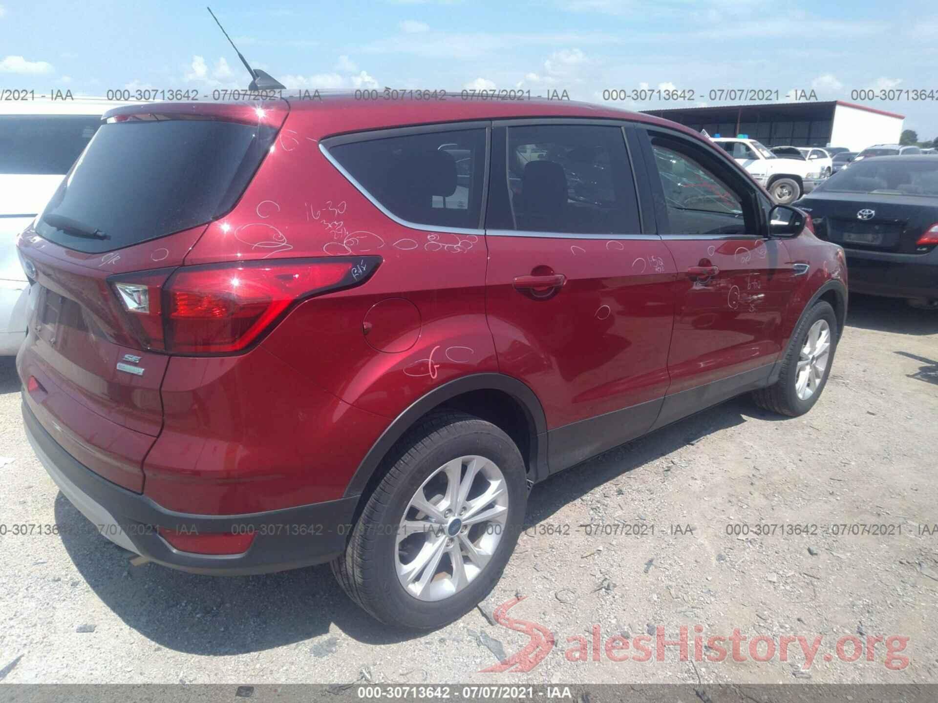 1FMCU0GD7KUA99854 2019 FORD ESCAPE