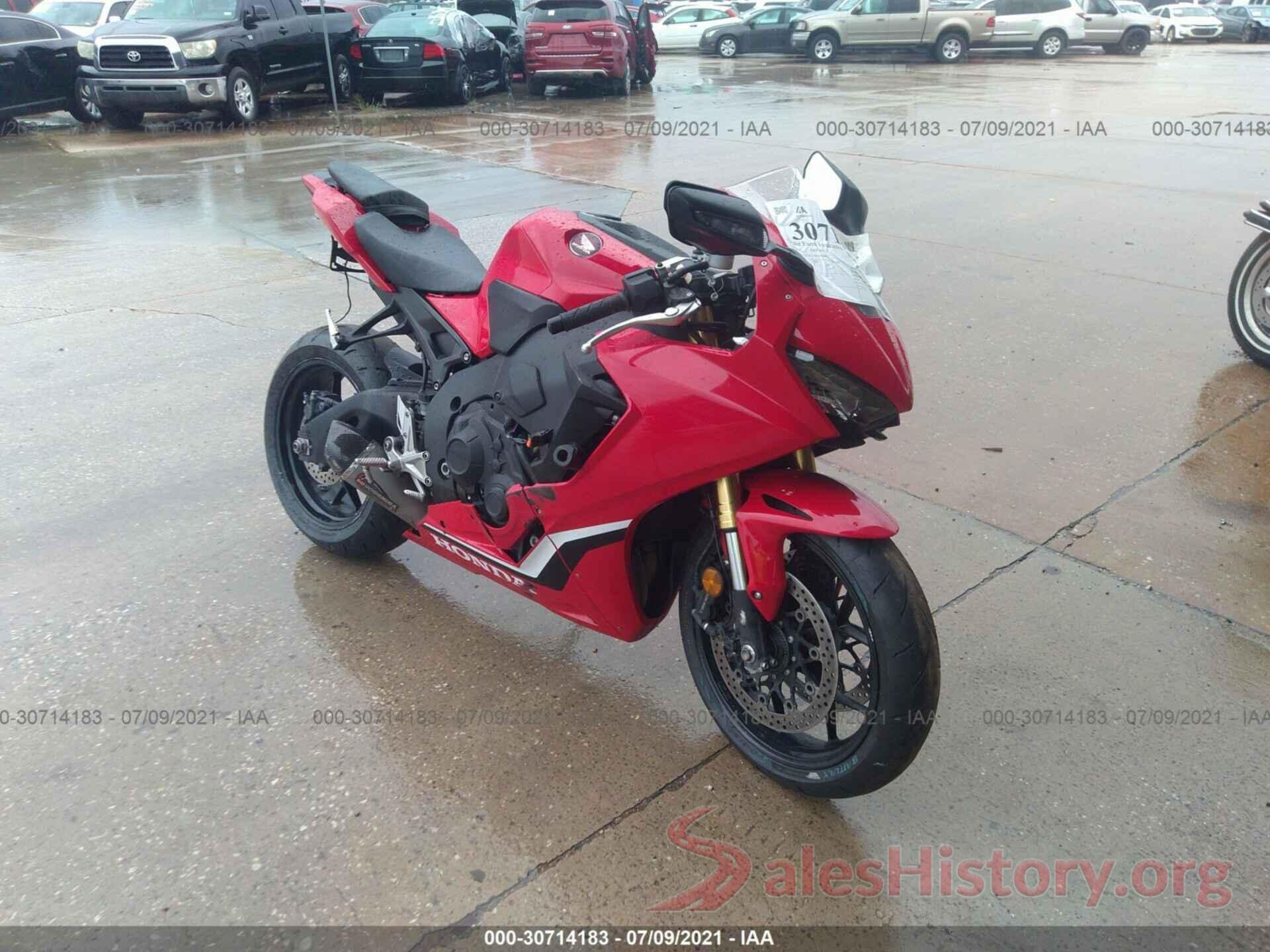 JH2SC7753JK100004 2018 HONDA CBR1000