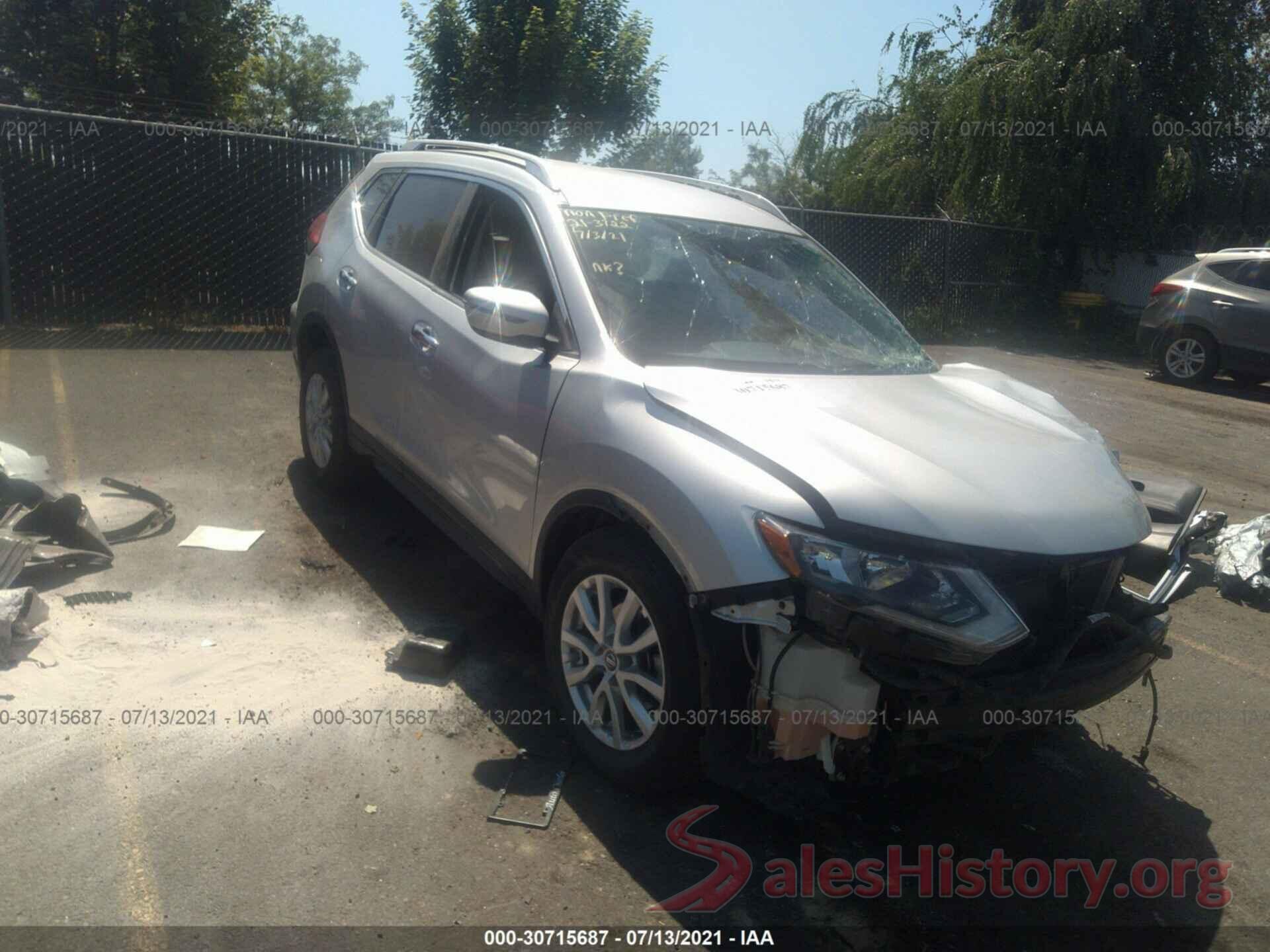 KNMAT2MV8HP569646 2017 NISSAN ROGUE