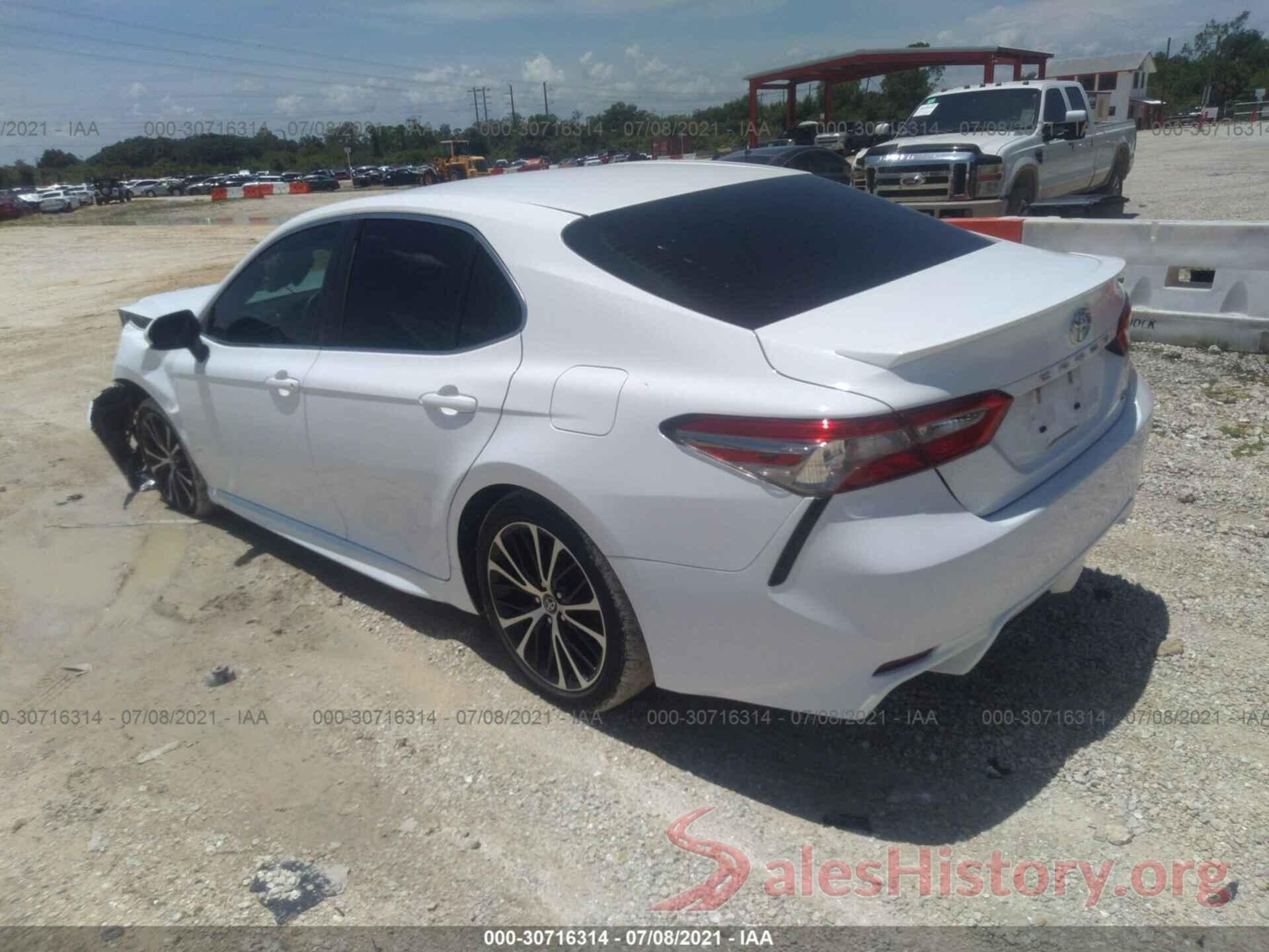 4T1B11HK6JU631357 2018 TOYOTA CAMRY