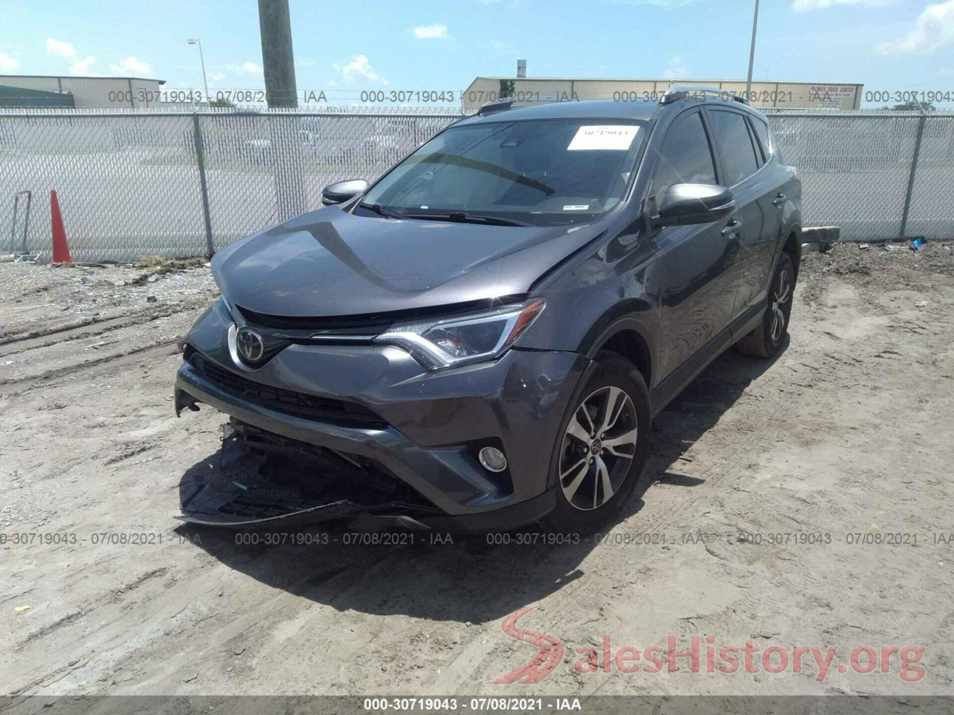 JTMWFREV3HD100311 2017 TOYOTA RAV4