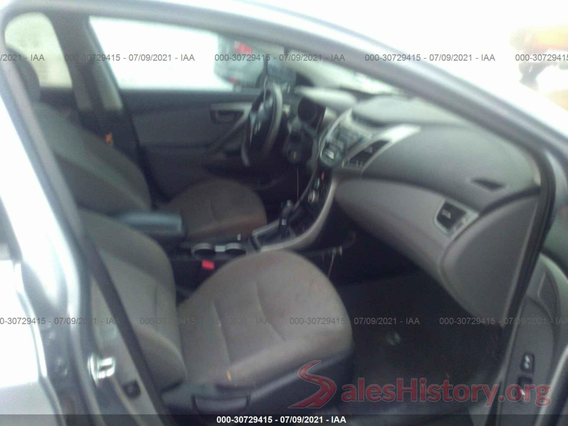 5NPDH4AE2GH780608 2016 HYUNDAI ELANTRA