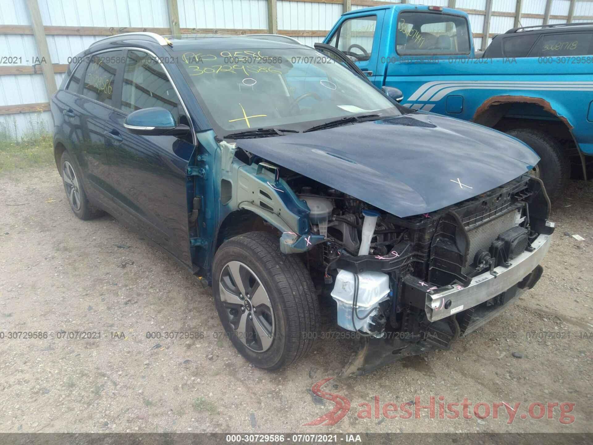 KNDCC3LC5H5086187 2017 KIA NIRO