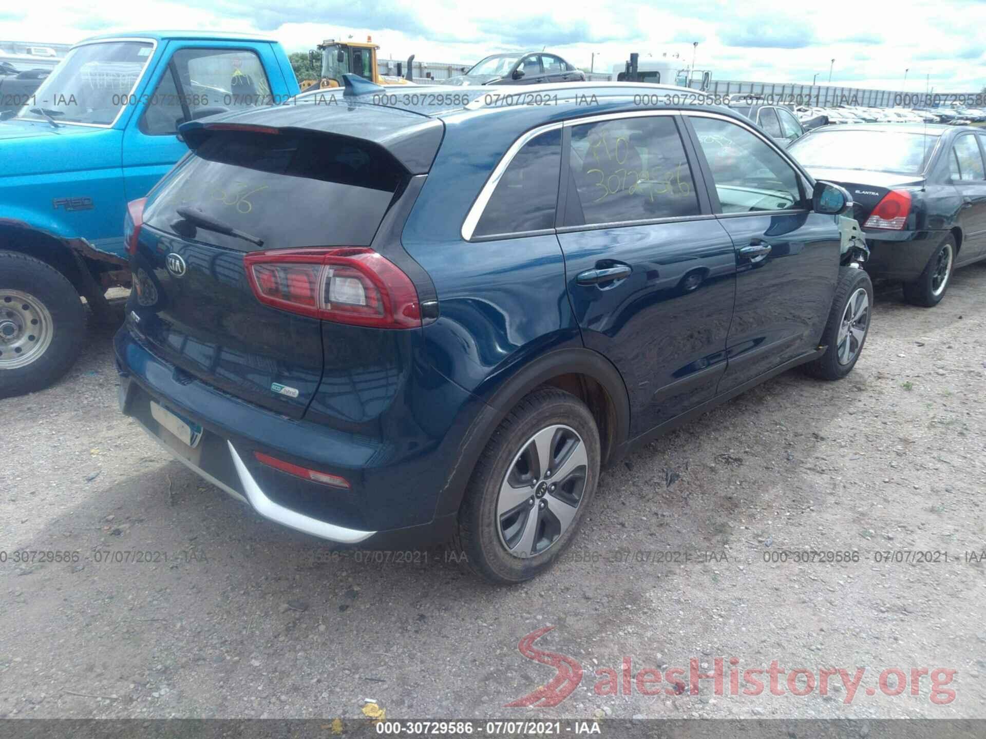 KNDCC3LC5H5086187 2017 KIA NIRO