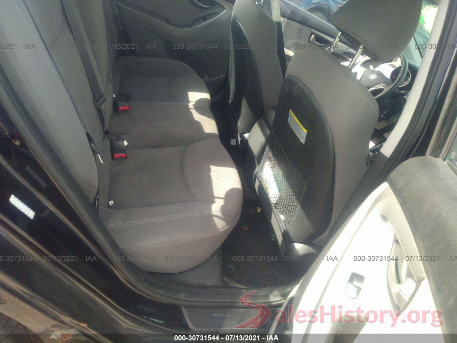 KMHDH4AE5GU647066 2016 HYUNDAI ELANTRA