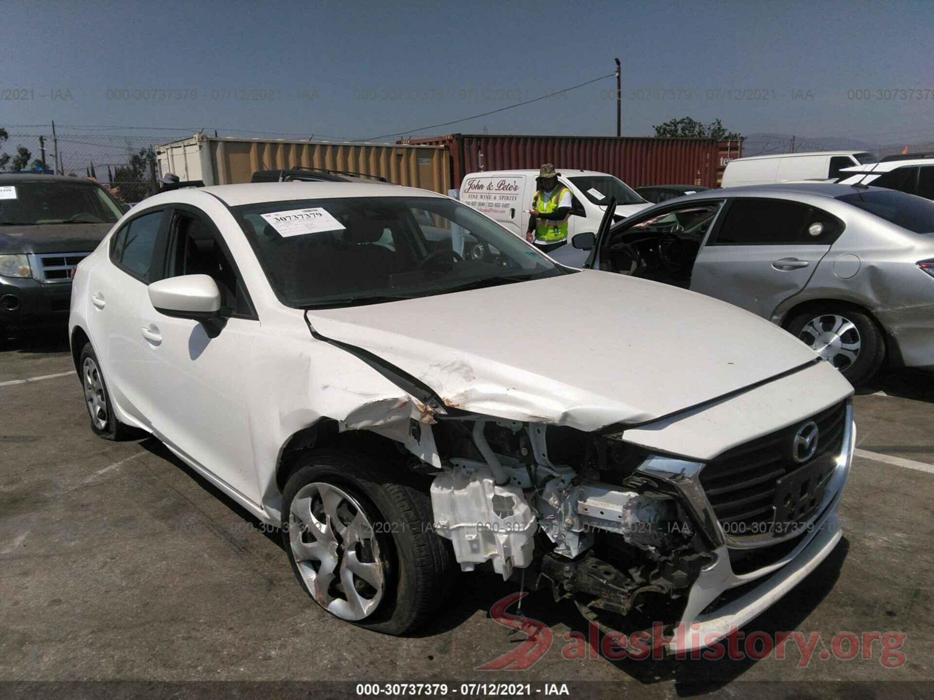 3MZBN1U71JM233193 2018 MAZDA MAZDA3 4-DOOR