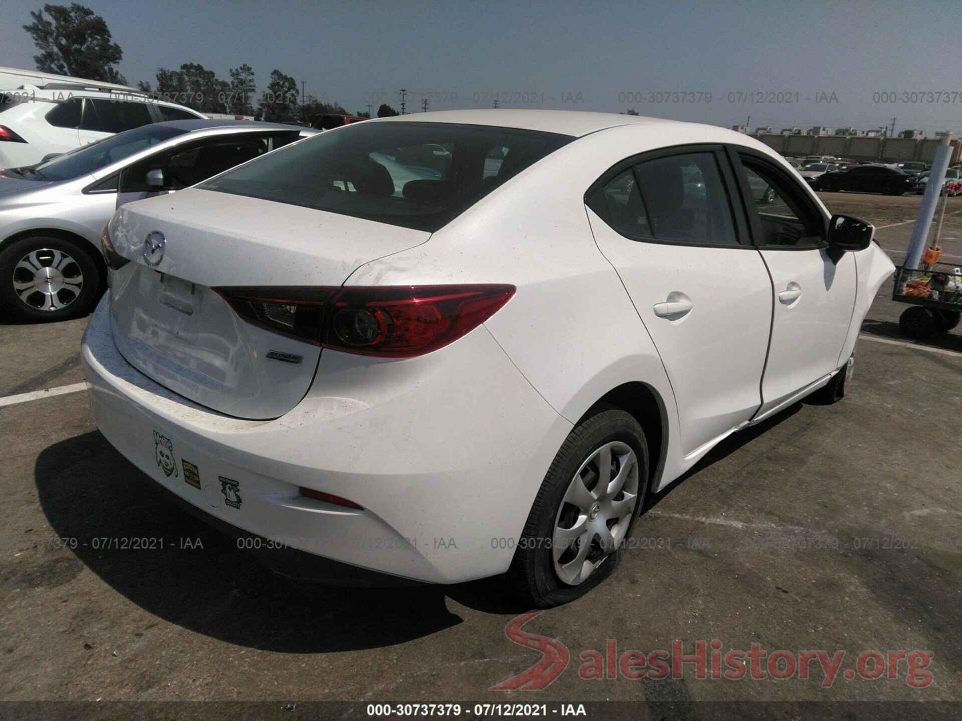 3MZBN1U71JM233193 2018 MAZDA MAZDA3 4-DOOR