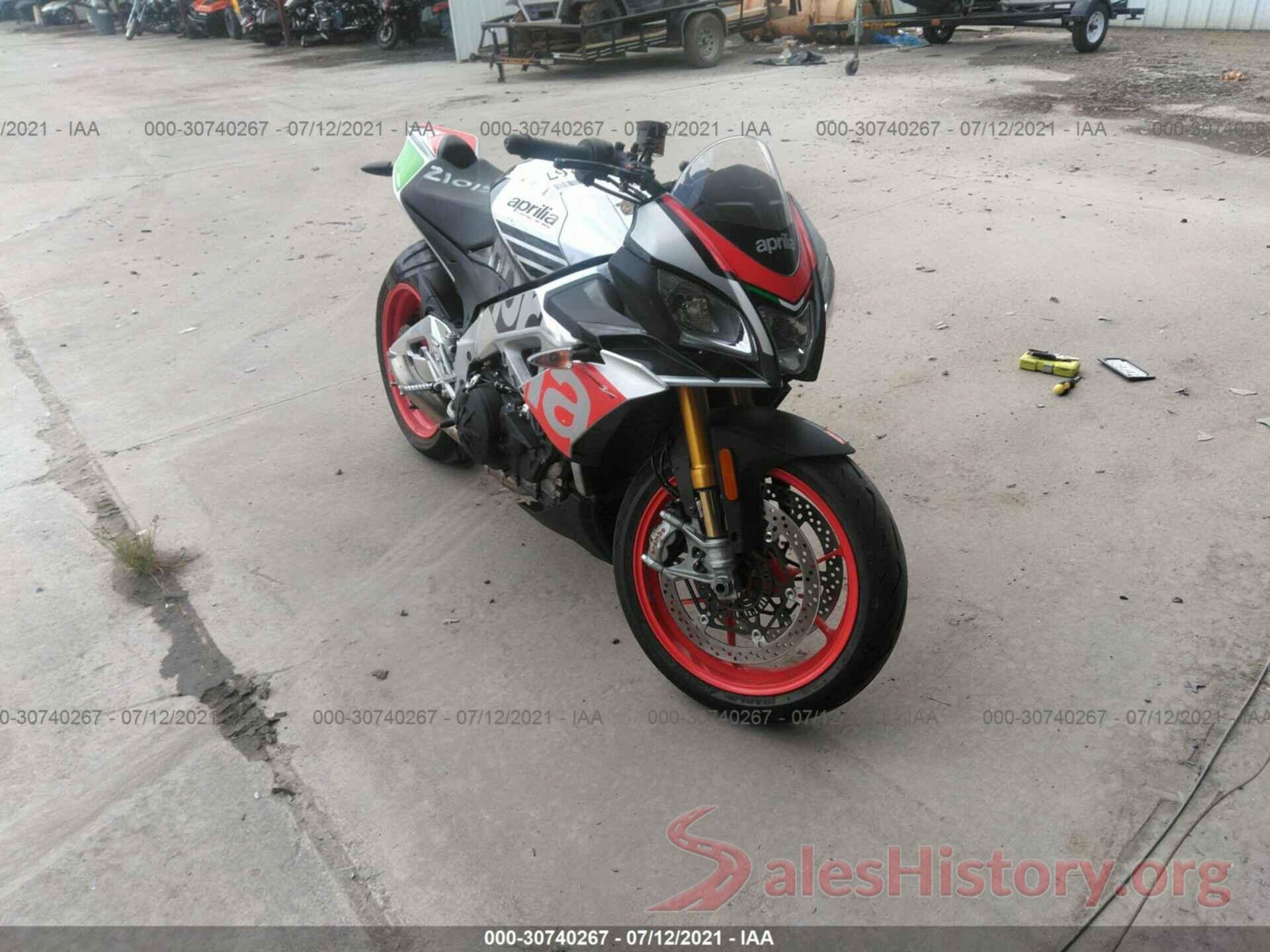 ZD4KGUA07HS000267 2017 APRILIA TUONO