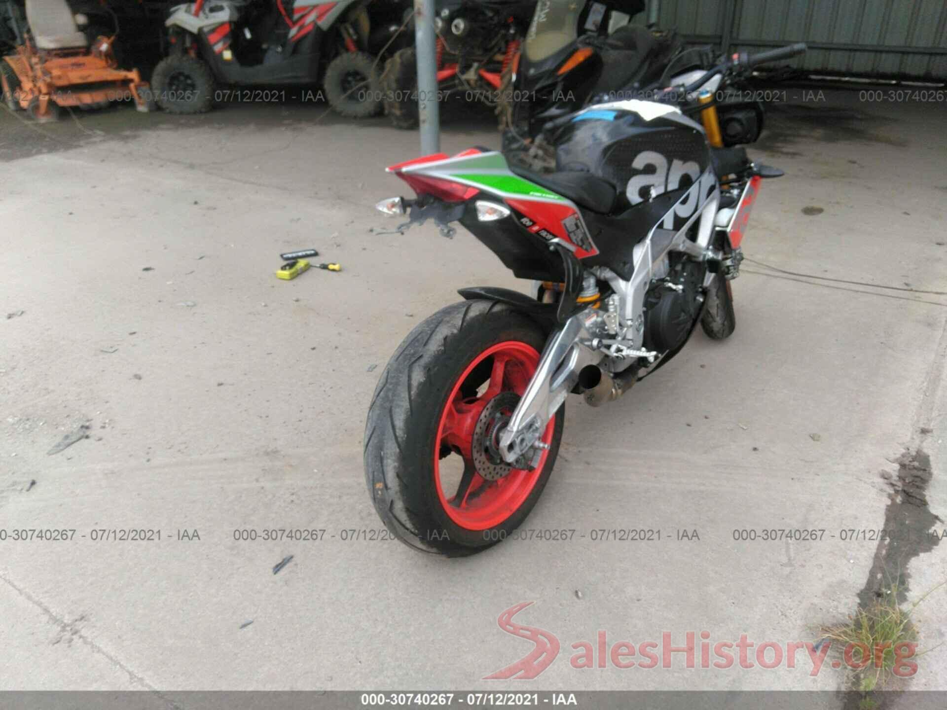 ZD4KGUA07HS000267 2017 APRILIA TUONO