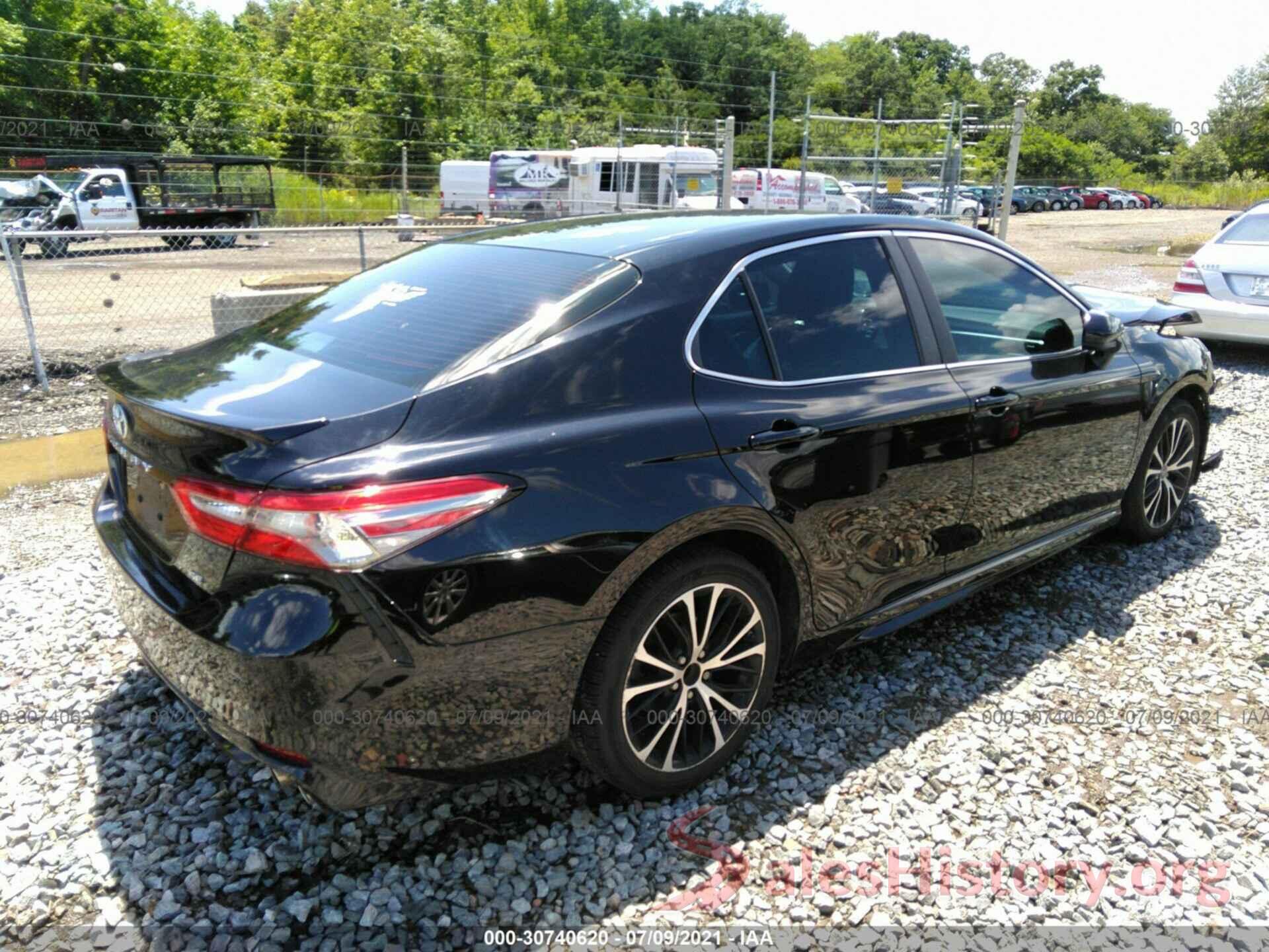 4T1B11HK1JU151520 2018 TOYOTA CAMRY