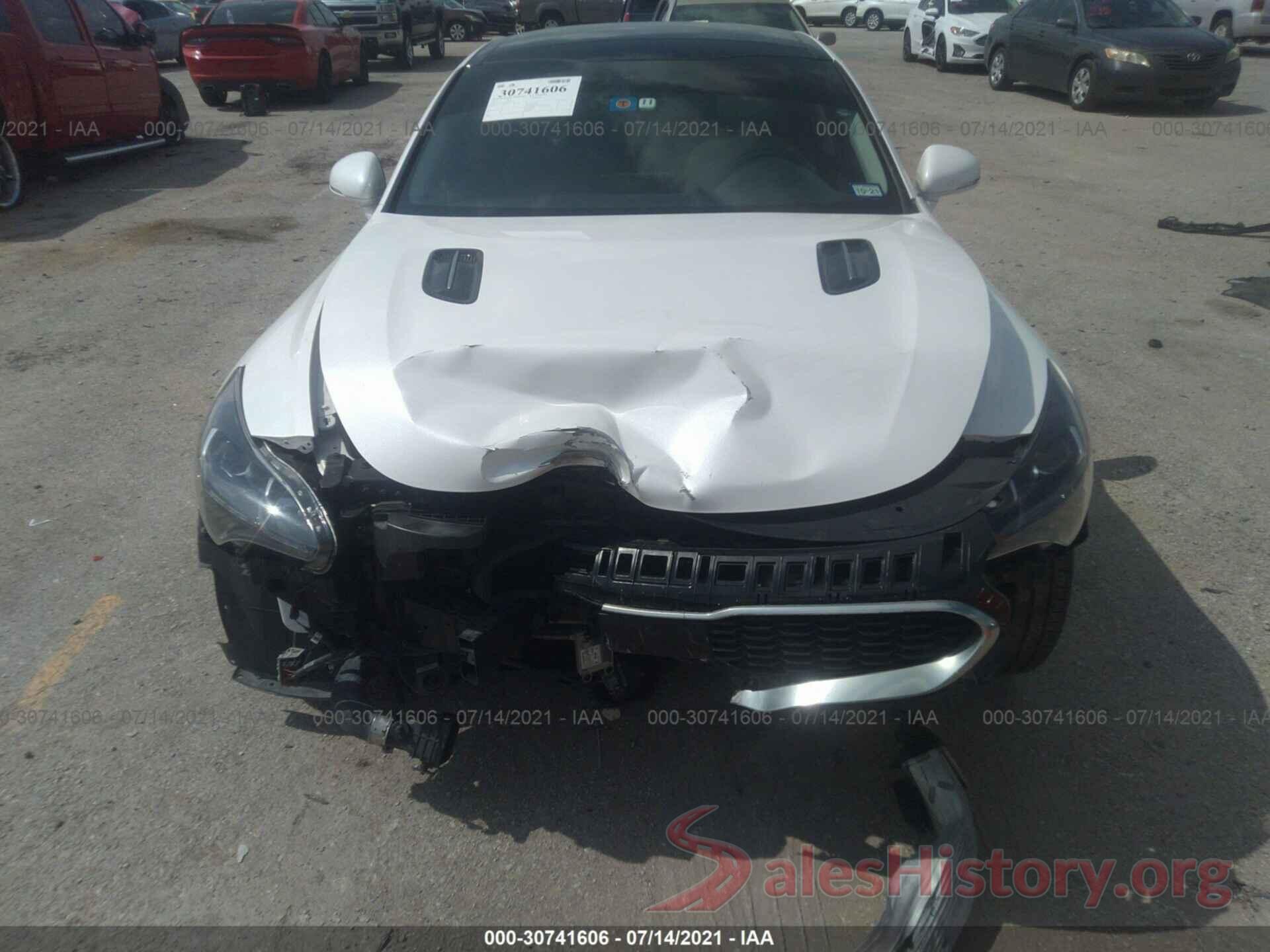 KNAE25LA9J6024147 2018 KIA STINGER