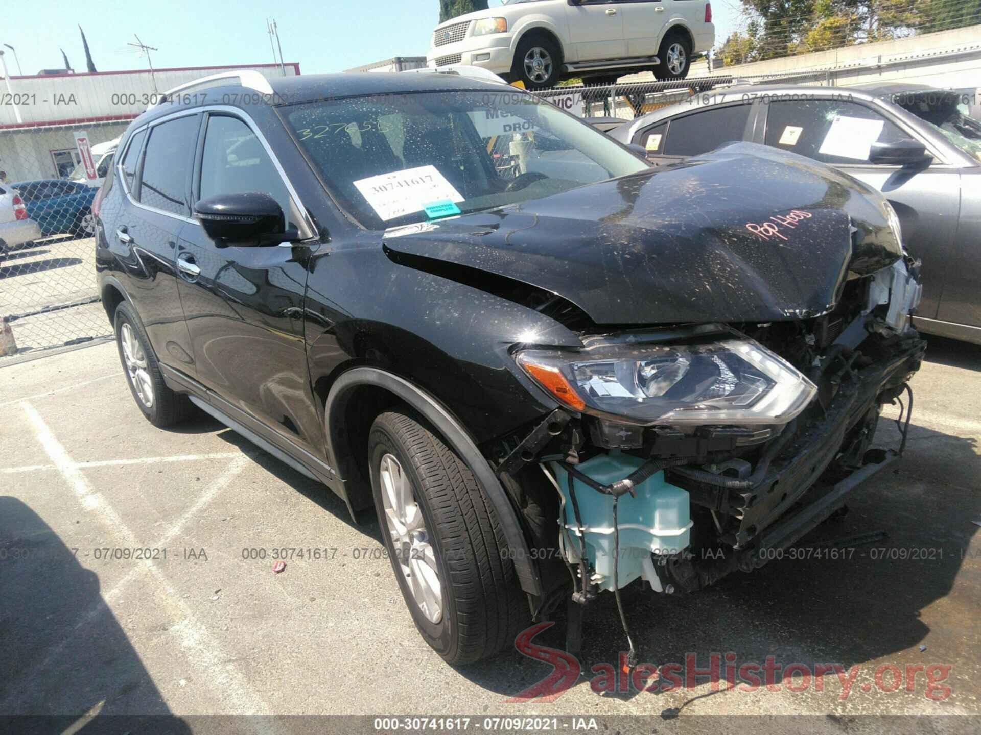 KNMAT2MT5JP528637 2018 NISSAN ROGUE