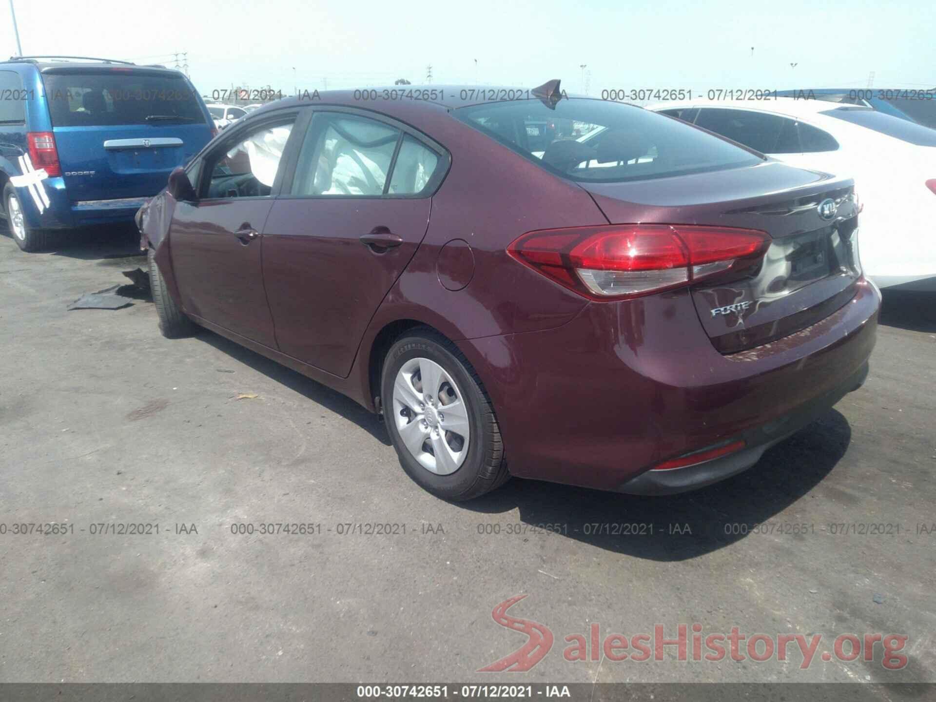 3KPFK4A71HE062744 2017 KIA FORTE