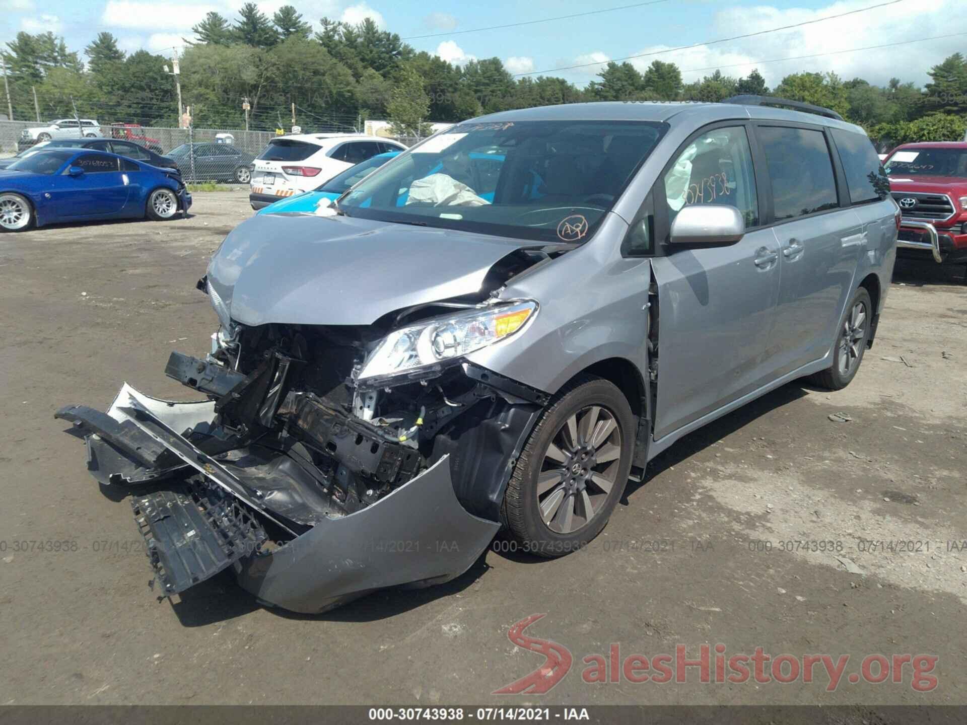 5TDJZ3DC6JS208995 2018 TOYOTA SIENNA