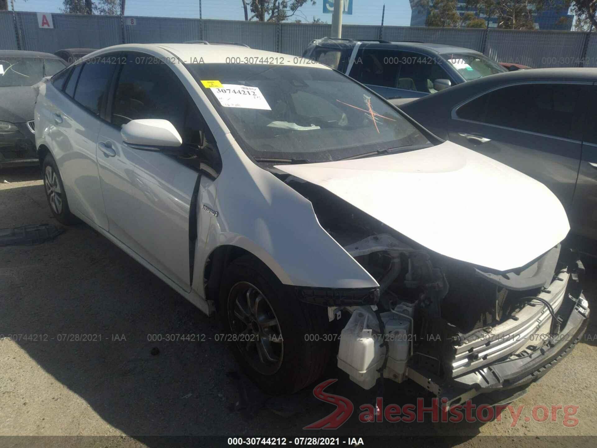 JTDKBRFU8J3586321 2018 TOYOTA PRIUS