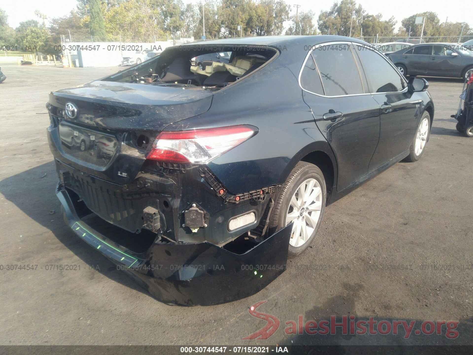 4T1B11HK0JU647781 2018 TOYOTA CAMRY