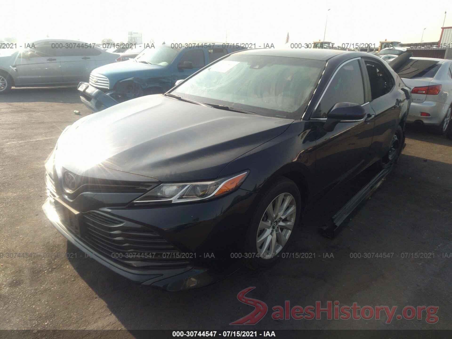 4T1B11HK0JU647781 2018 TOYOTA CAMRY