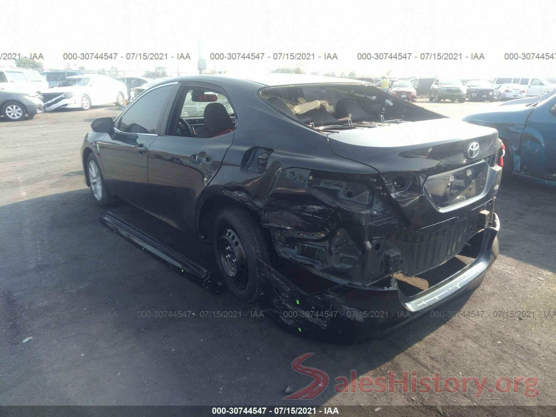 4T1B11HK0JU647781 2018 TOYOTA CAMRY