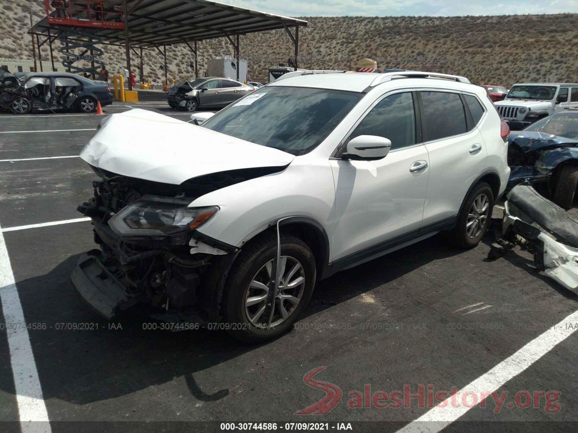 KNMAT2MT8HP587174 2017 NISSAN ROGUE