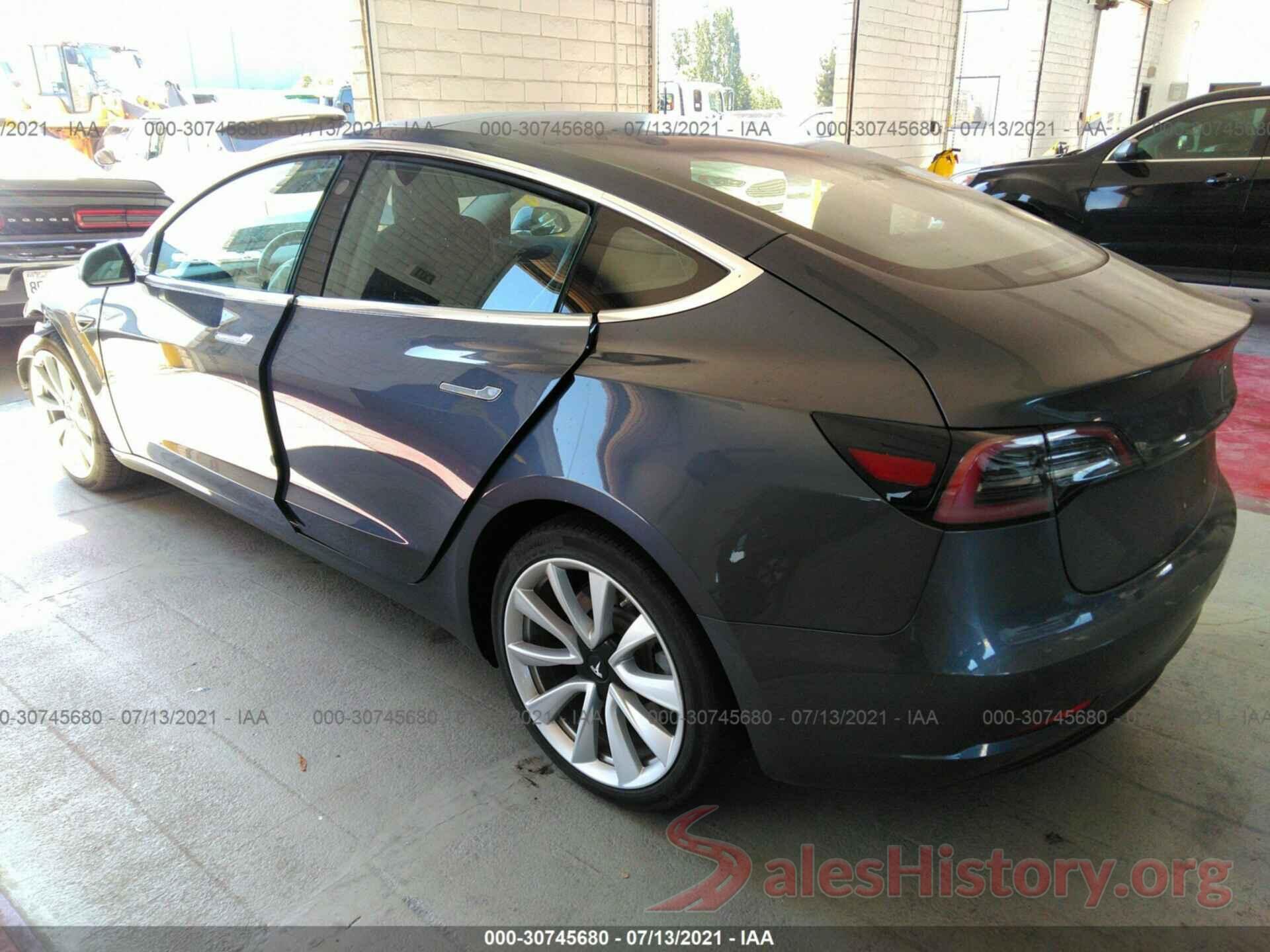 5YJ3E1EA0JF023898 2018 TESLA MODEL 3