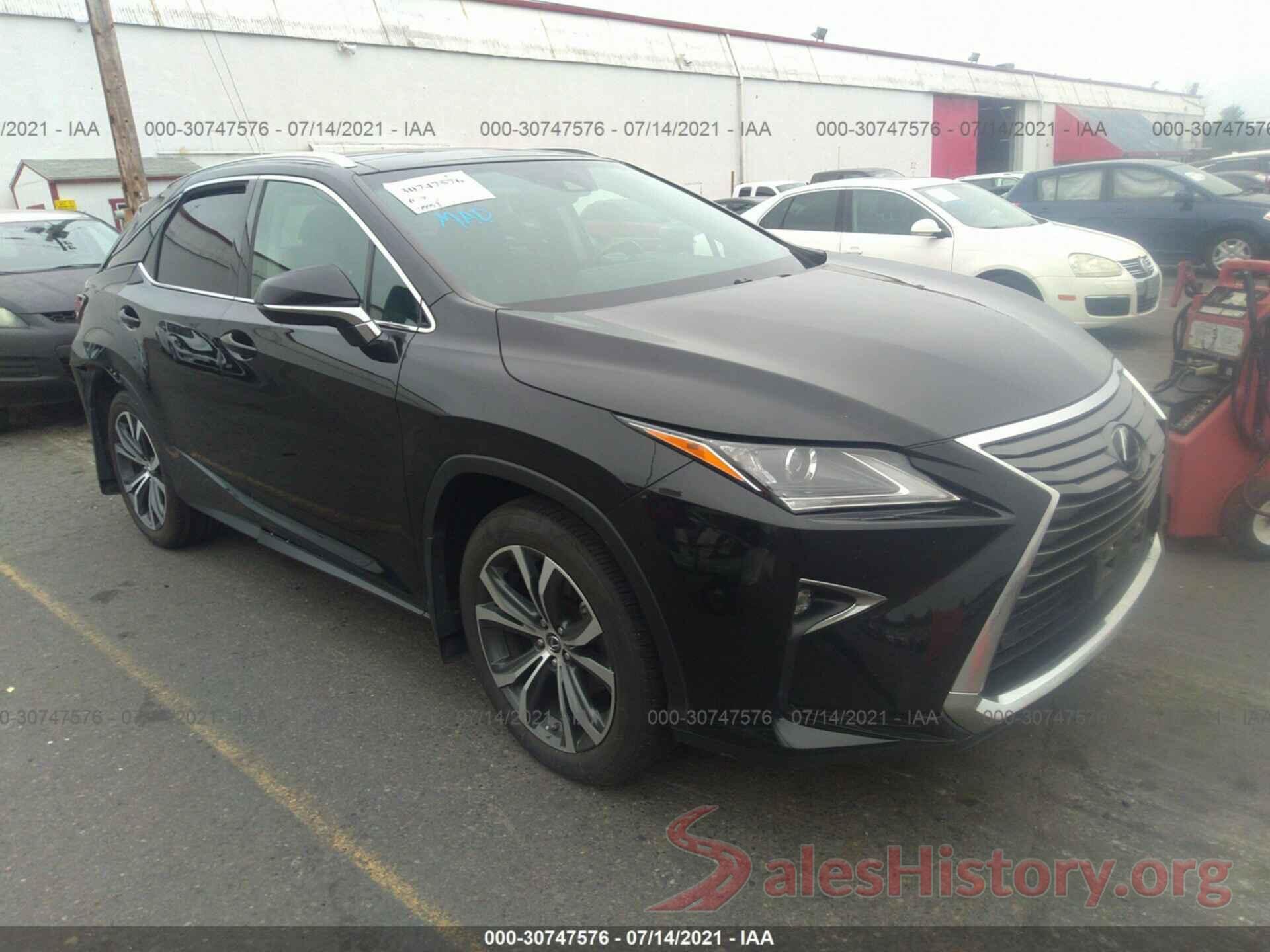 2T2BZMCA7JC148983 2018 LEXUS RX