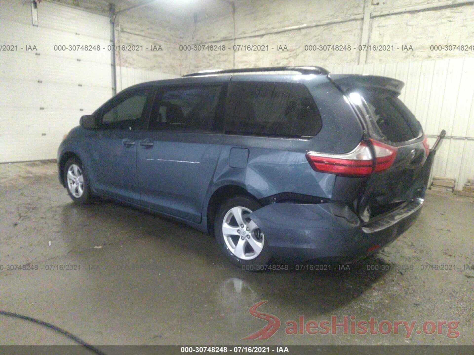 5TDKZ3DC1HS814493 2017 TOYOTA SIENNA