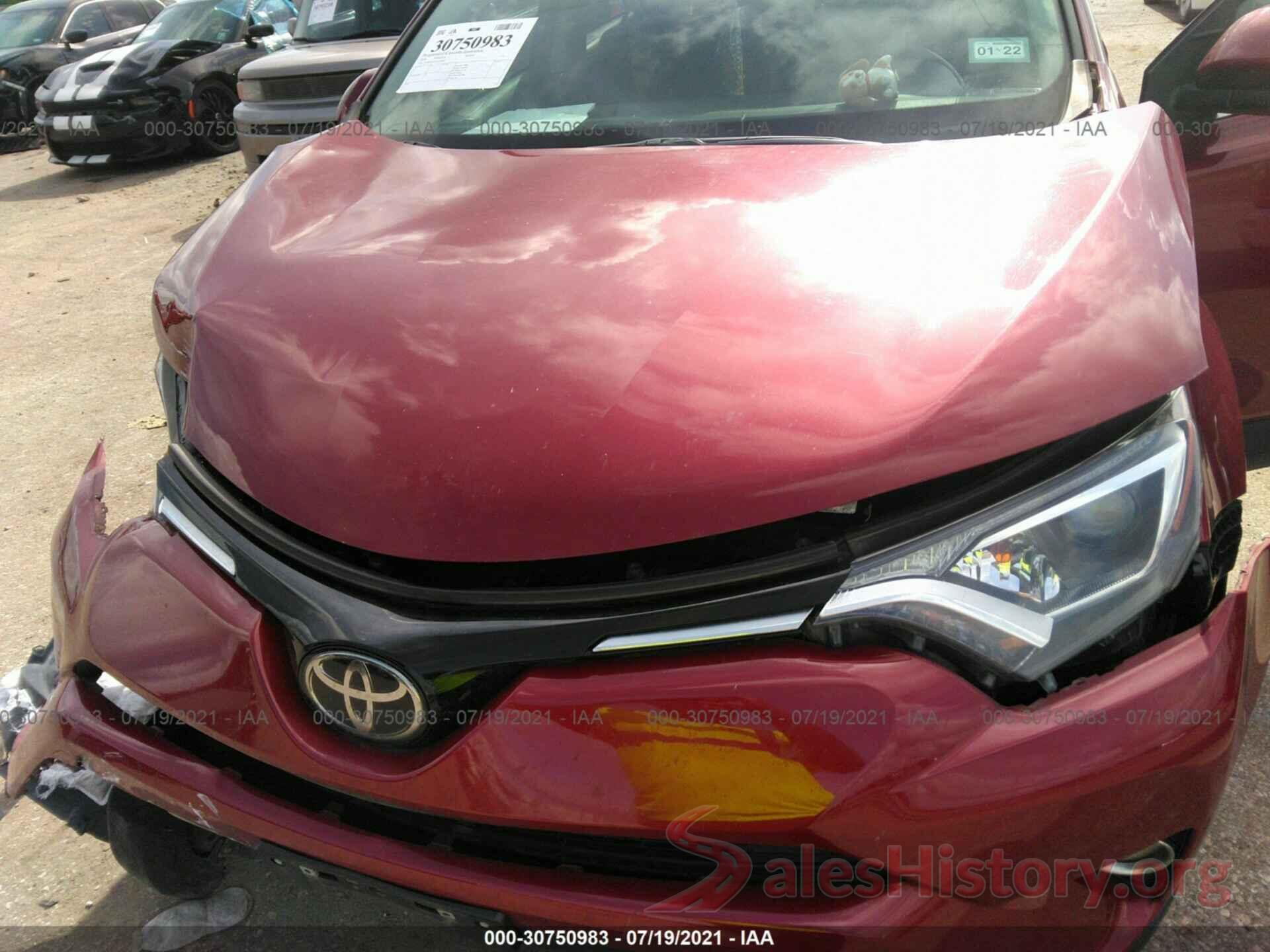 2T3WFREV5JW513890 2018 TOYOTA RAV4