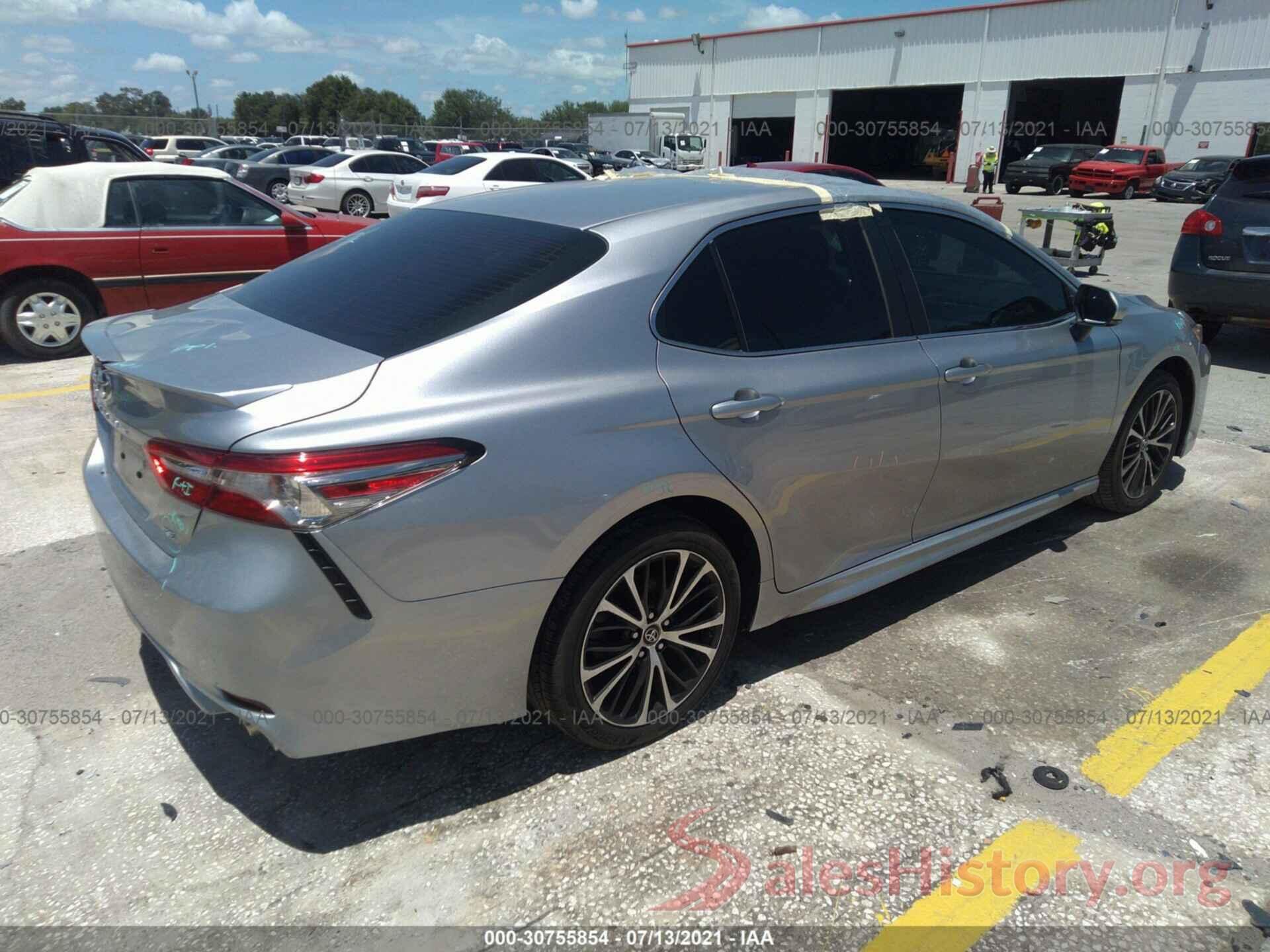 4T1B11HK6JU151075 2018 TOYOTA CAMRY