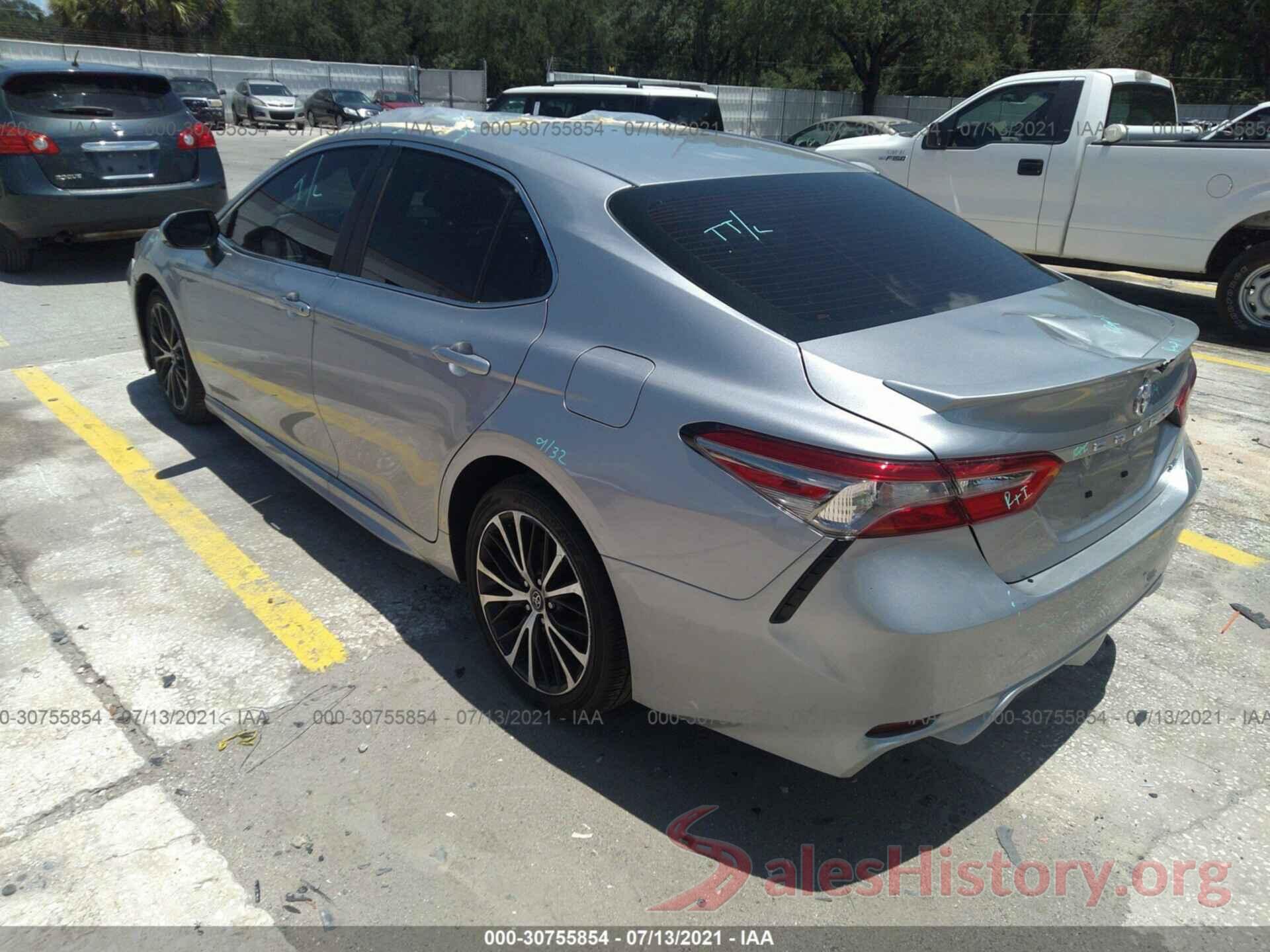 4T1B11HK6JU151075 2018 TOYOTA CAMRY