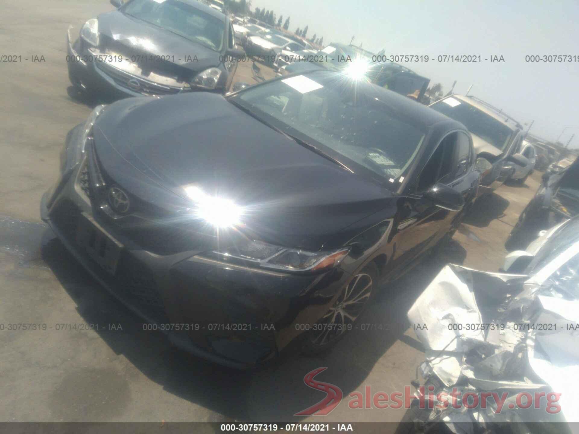 4T1B11HK1JU159102 2018 TOYOTA CAMRY