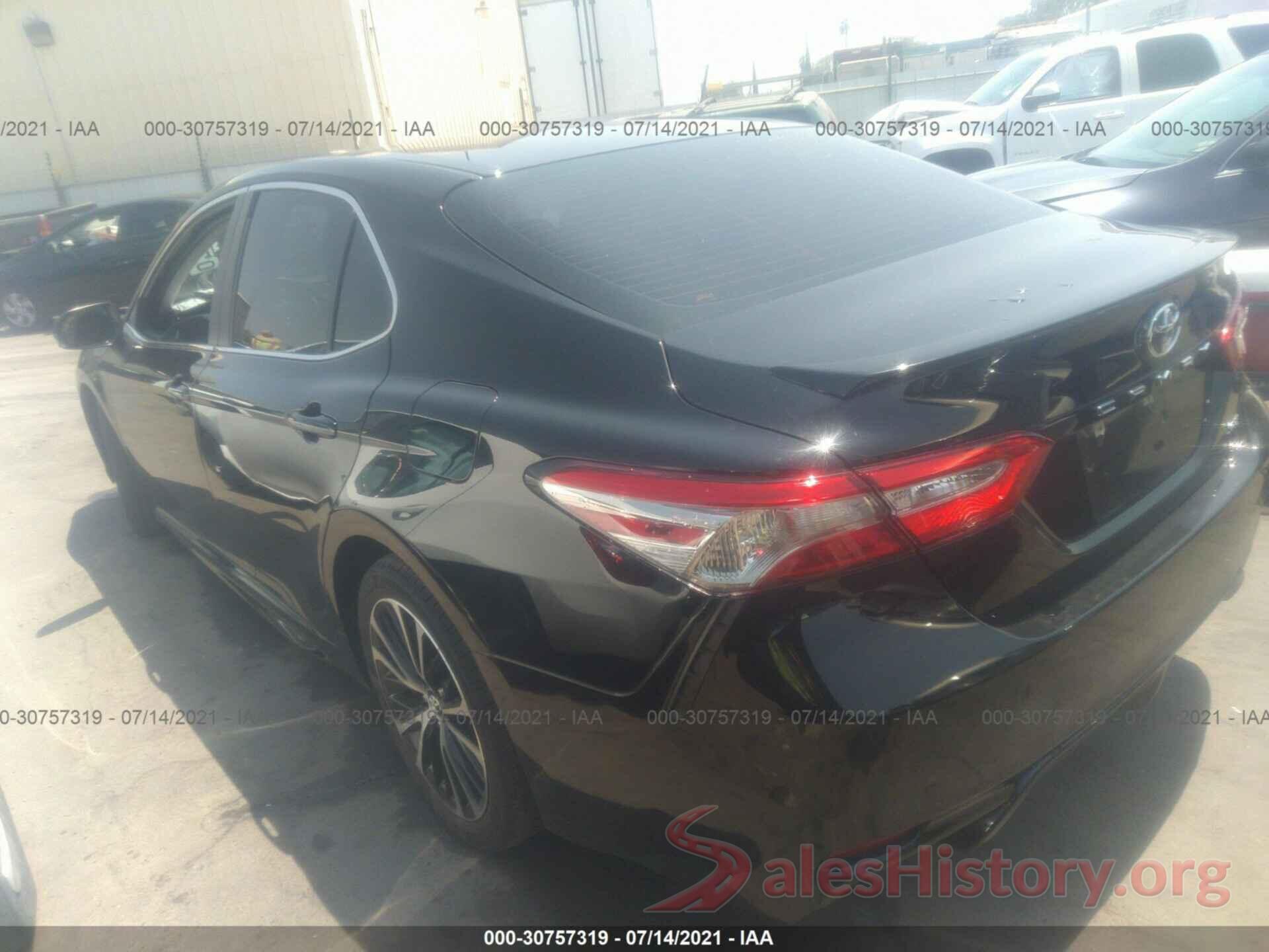 4T1B11HK1JU159102 2018 TOYOTA CAMRY