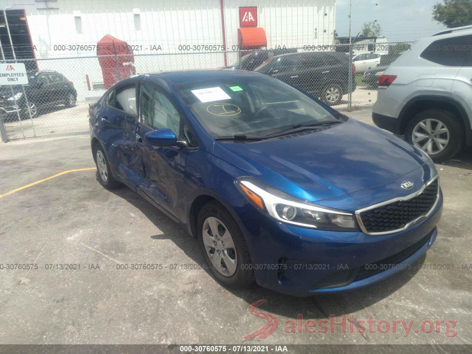 3KPFK4A77JE253672 2018 KIA FORTE