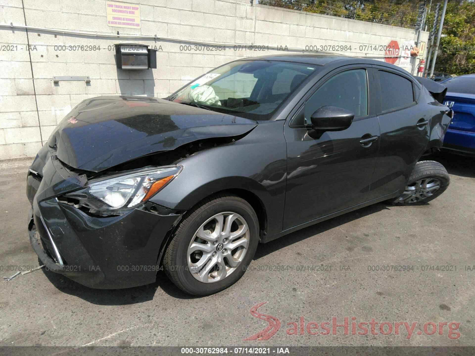 3MYDLBYVXHY172091 2017 TOYOTA YARIS IA