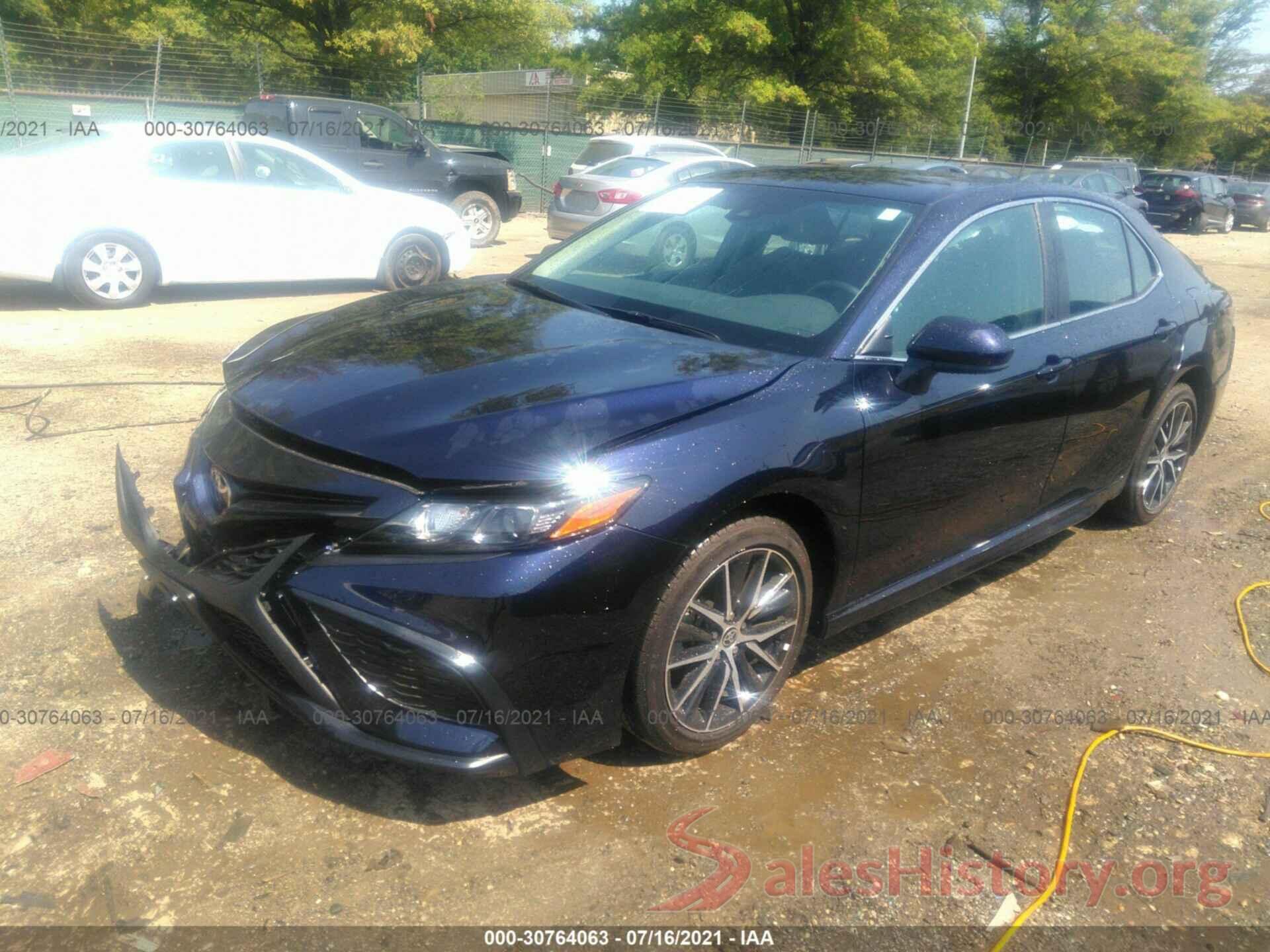 4T1G11AK0MU526513 2021 TOYOTA CAMRY