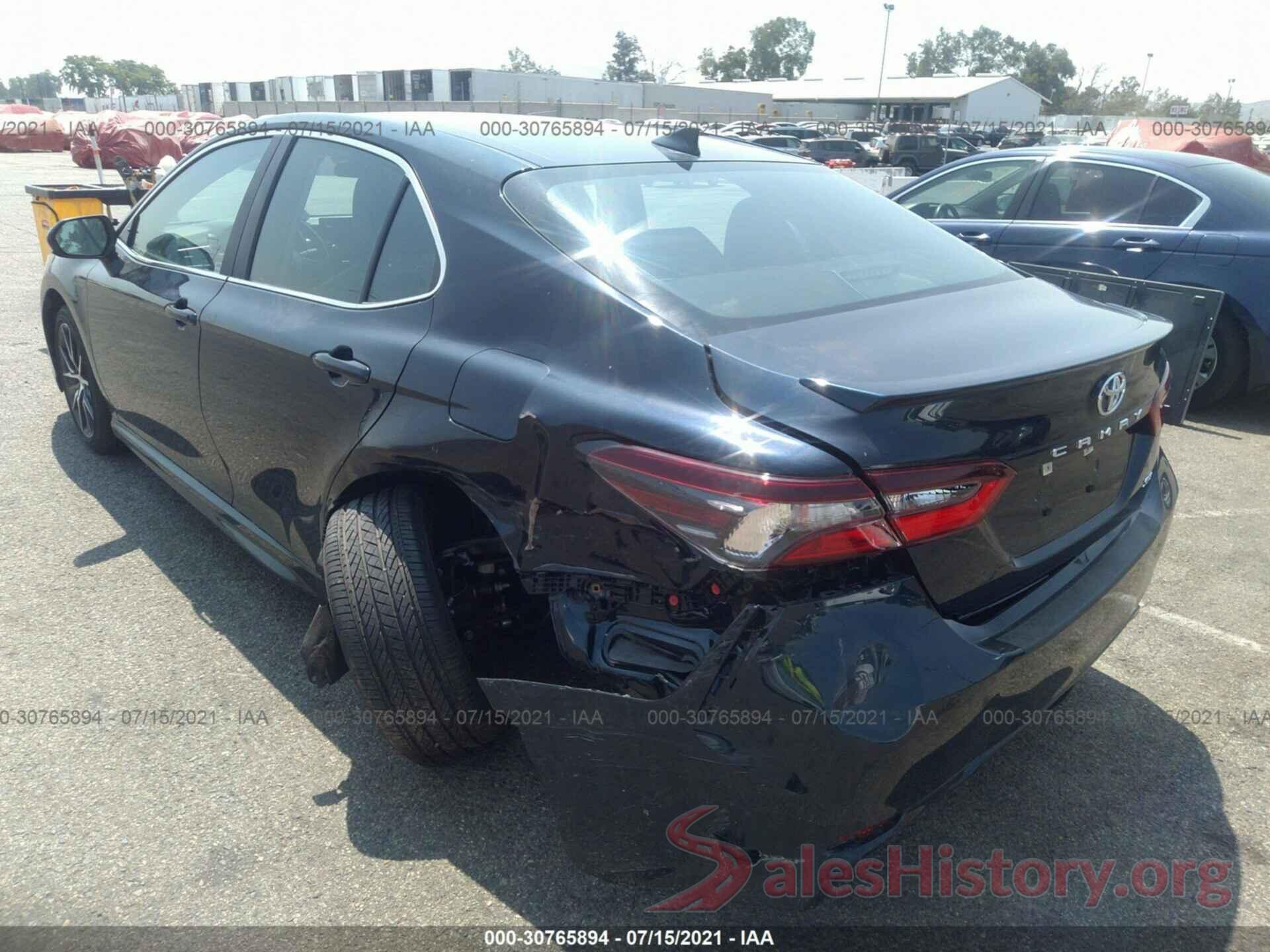 4T1G11AK8MU557461 2021 TOYOTA CAMRY