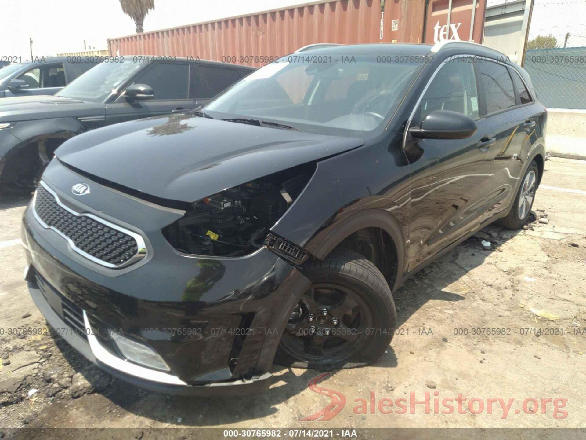 KNDCB3LC1K5301042 2019 KIA NIRO