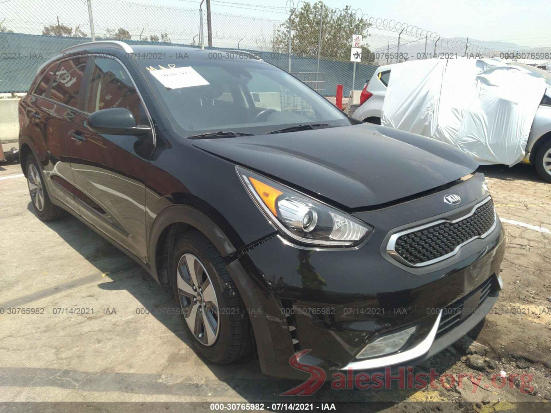 KNDCB3LC1K5301042 2019 KIA NIRO