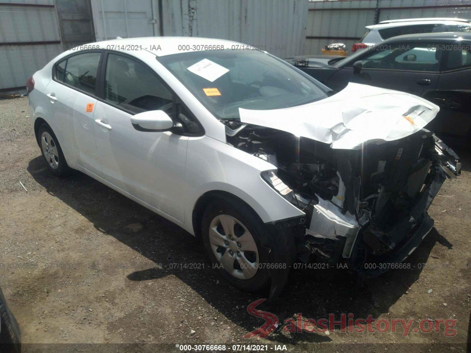 3KPFL4A71JE245029 2018 KIA FORTE