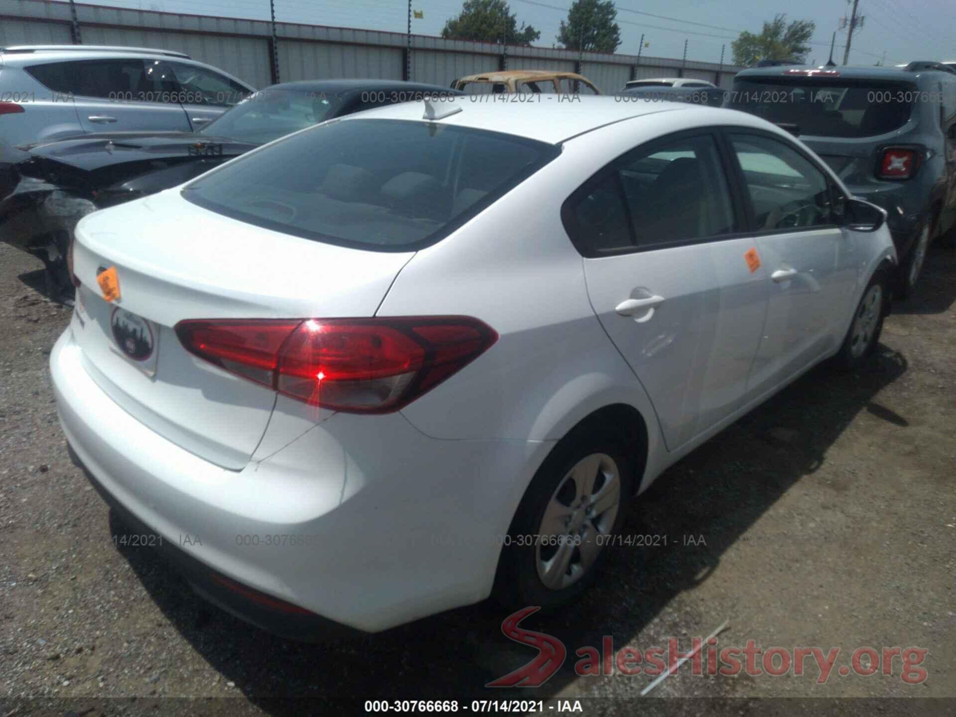 3KPFL4A71JE245029 2018 KIA FORTE