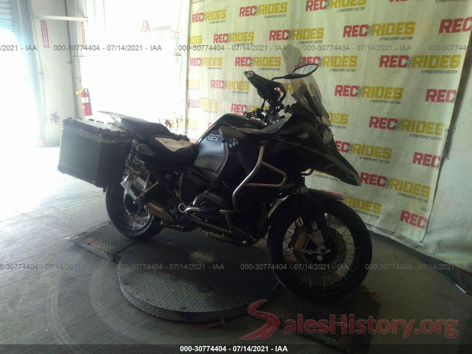 WB10A1200JZ967590 2018 BMW R1200