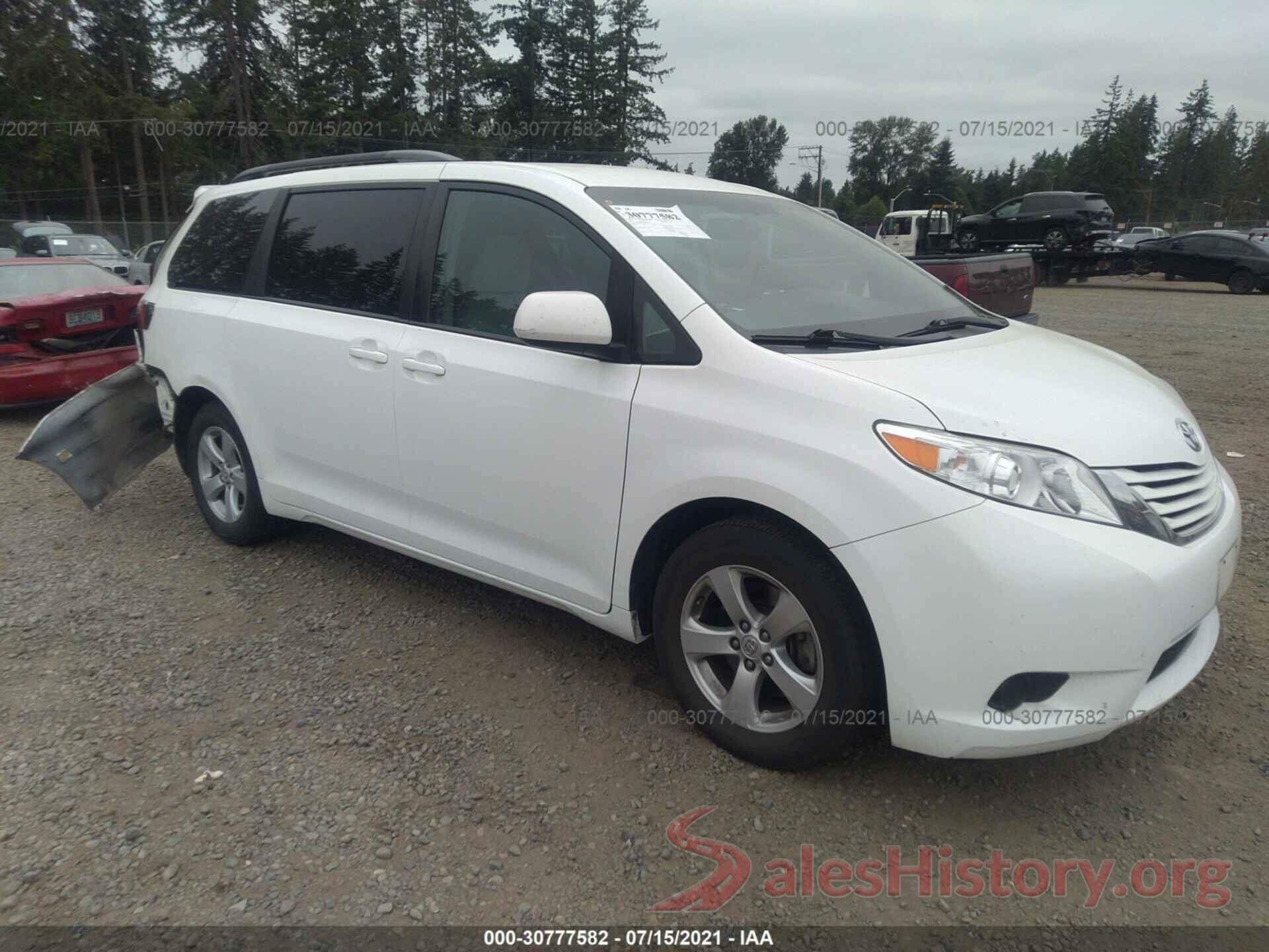 5TDKZ3DC9HS832451 2017 TOYOTA SIENNA