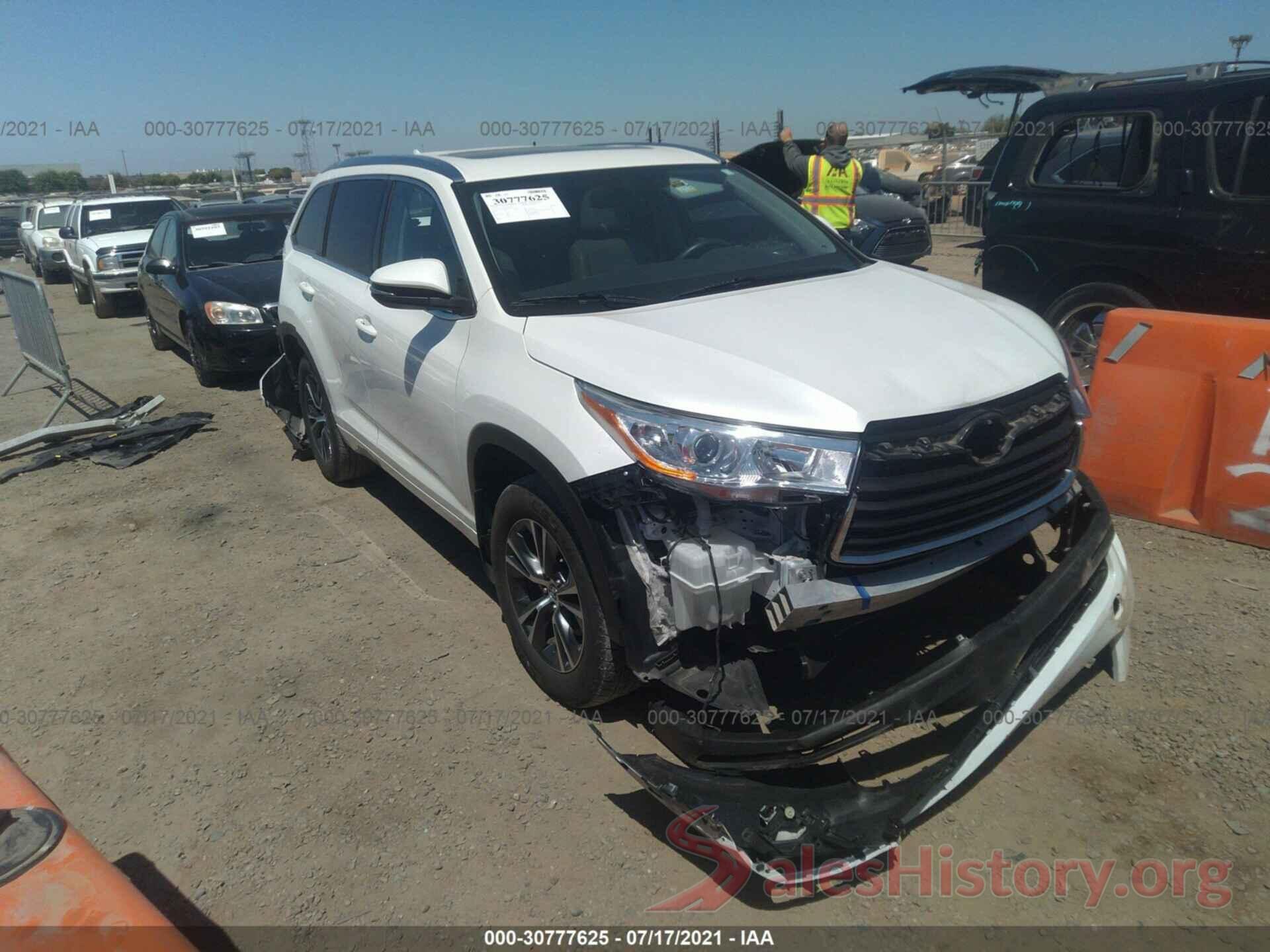 5TDJKRFH8GS268379 2016 TOYOTA HIGHLANDER