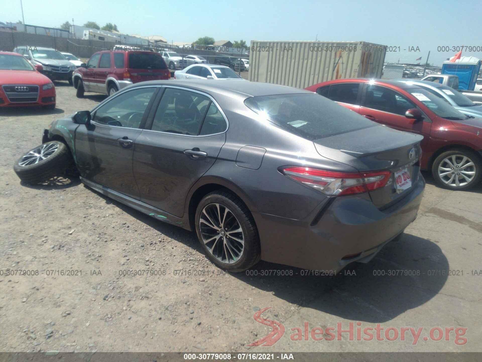 4T1B11HK7JU556104 2018 TOYOTA CAMRY