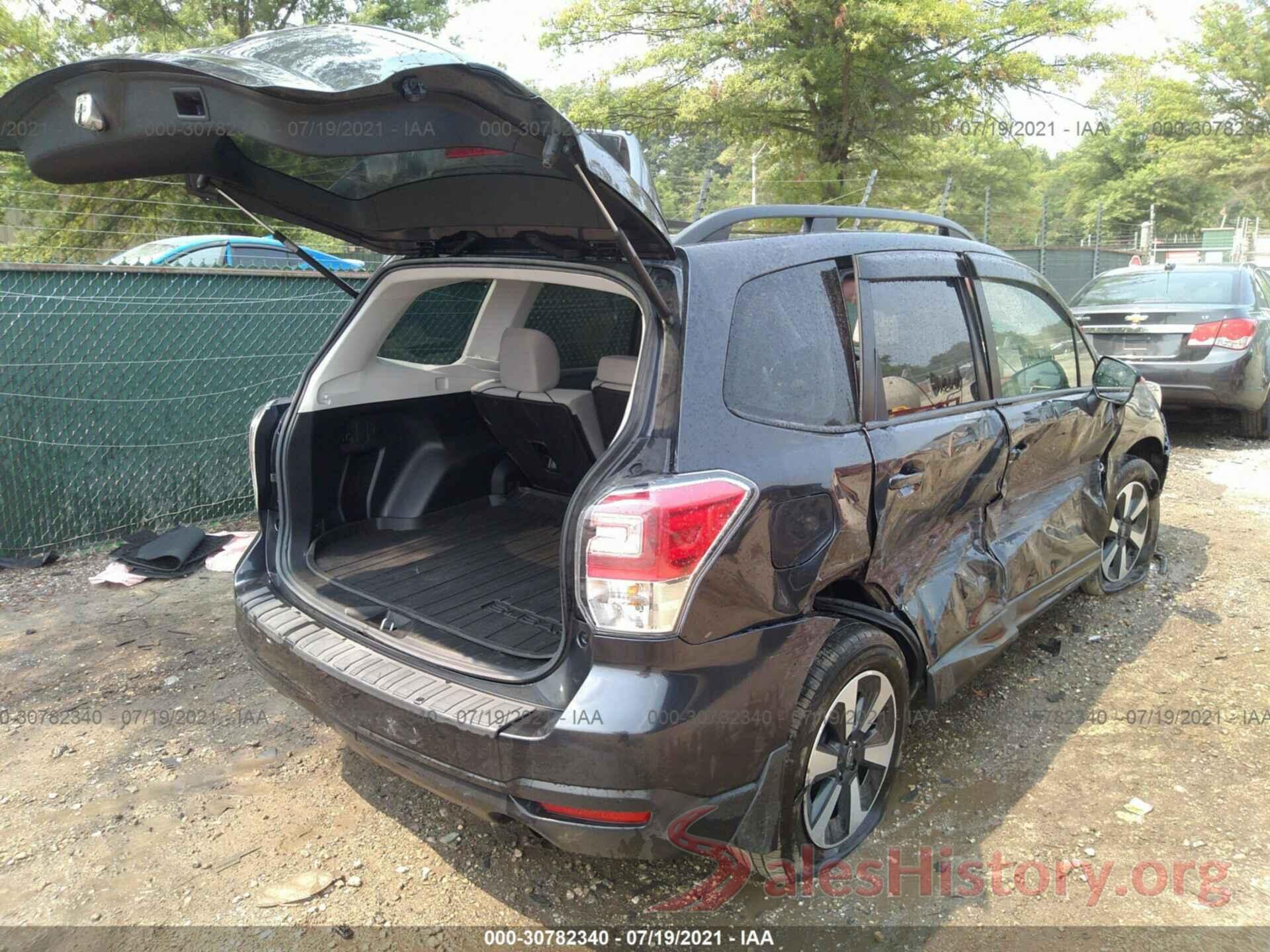 JF2SJAGC1HH514076 2017 SUBARU FORESTER