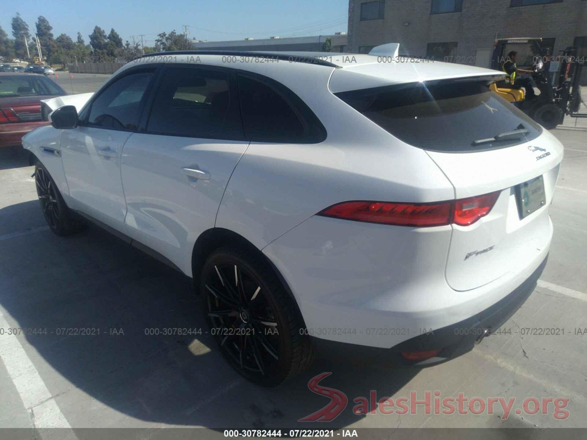 SADCJ2BV4HA081996 2017 JAGUAR F-PACE