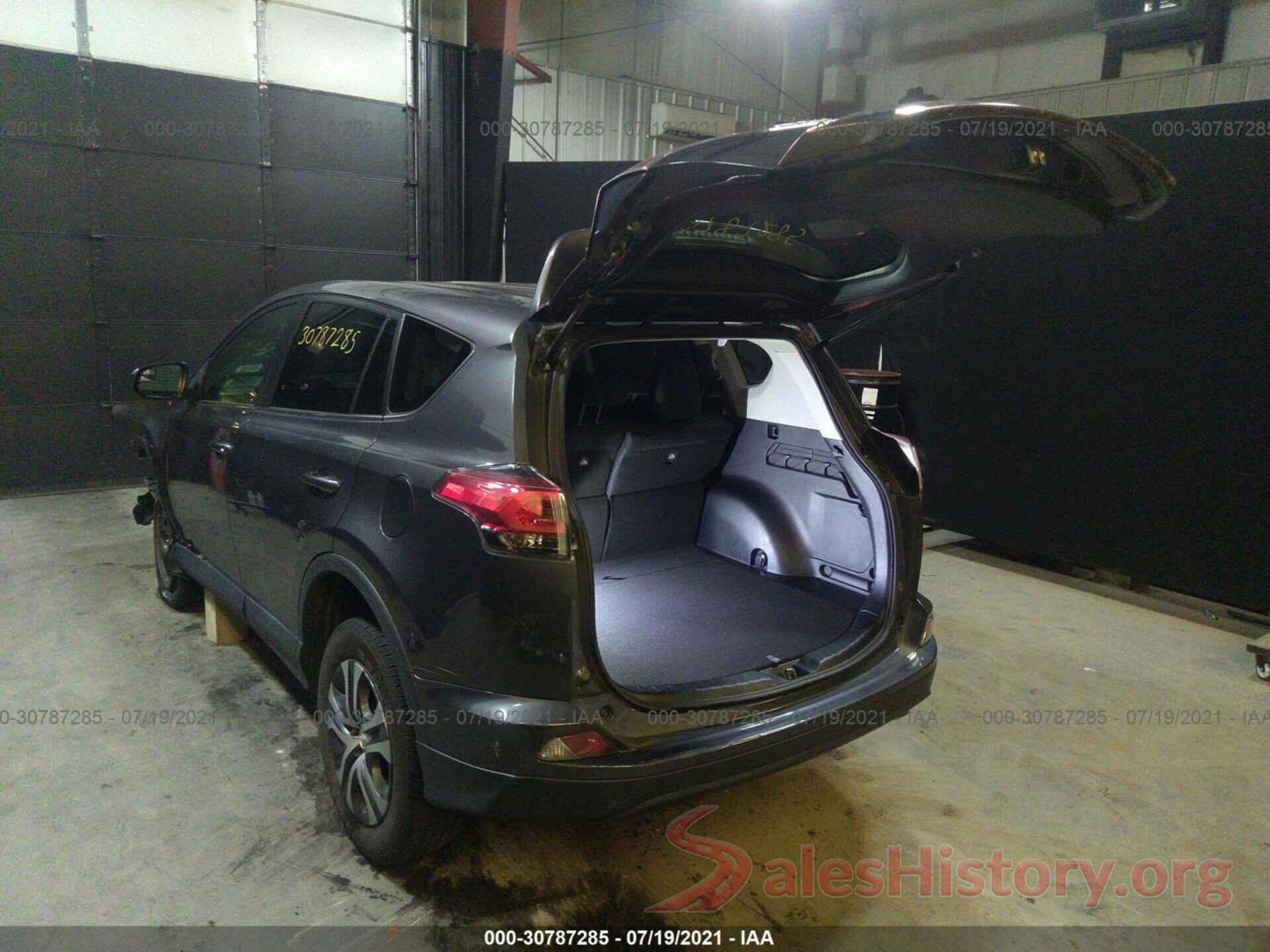 2T3BFREV2JW722907 2018 TOYOTA RAV4