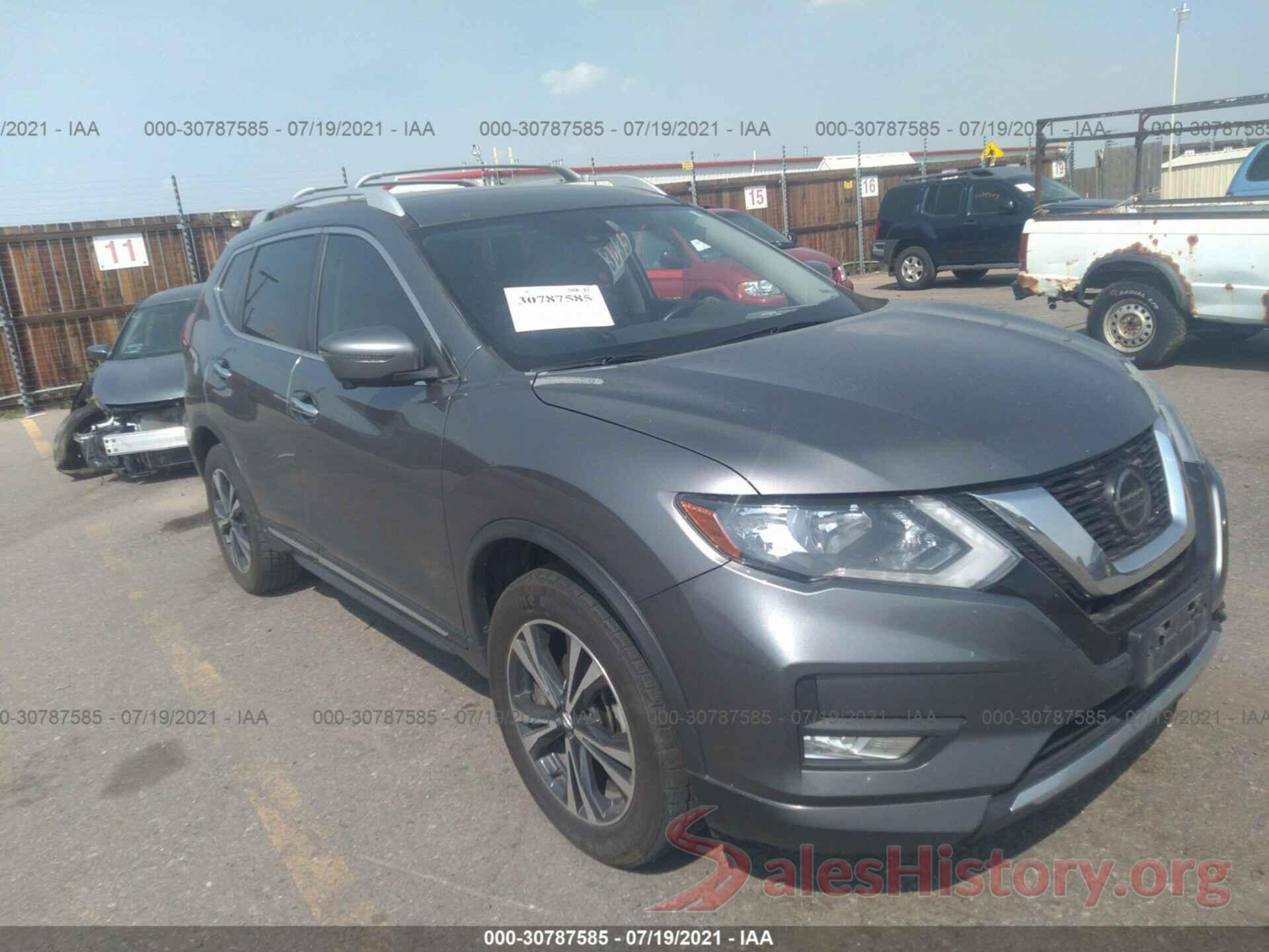 JN8AT2MV9JW309000 2018 NISSAN ROGUE