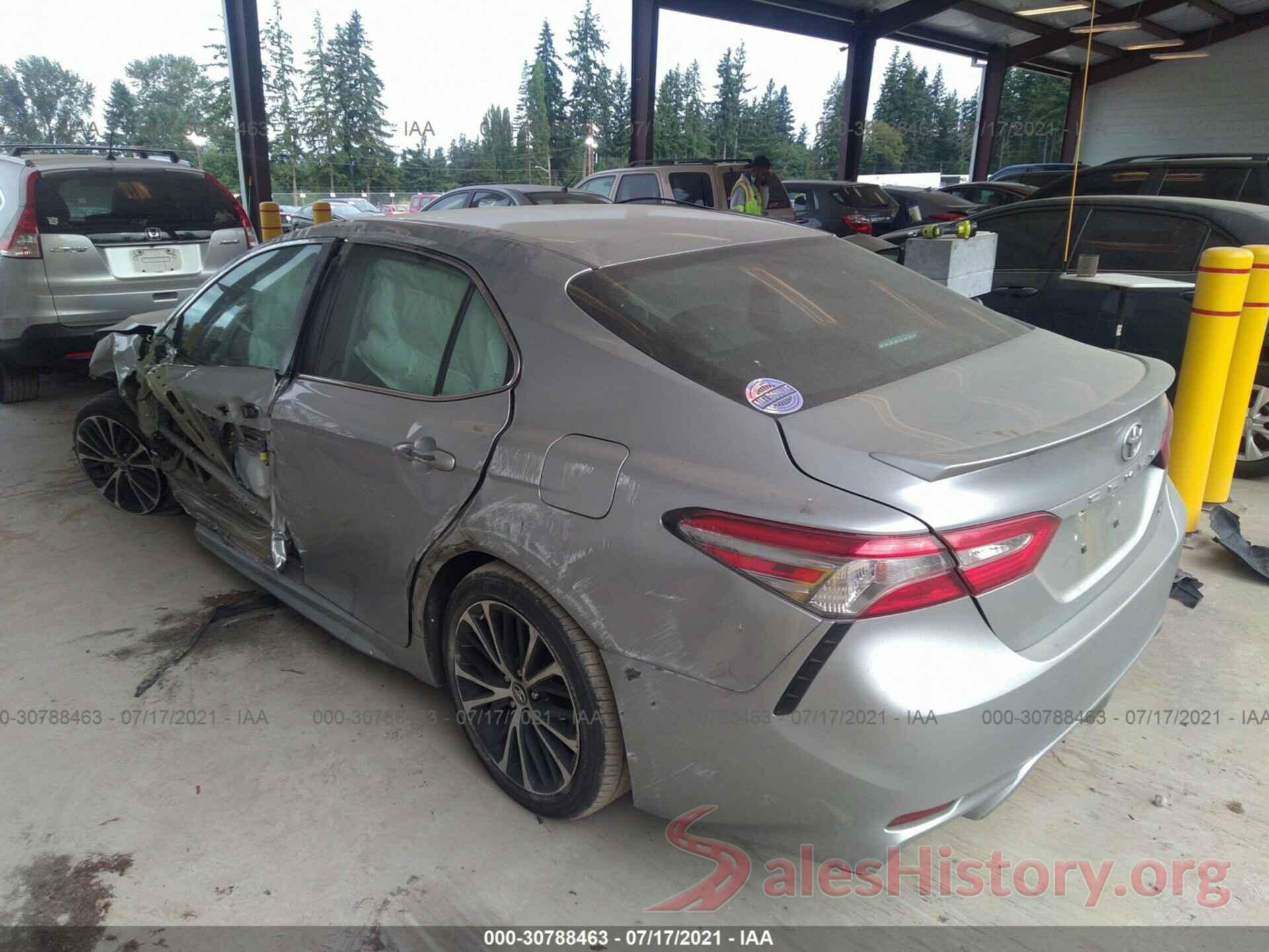 4T1B11HK6JU045693 2018 TOYOTA CAMRY