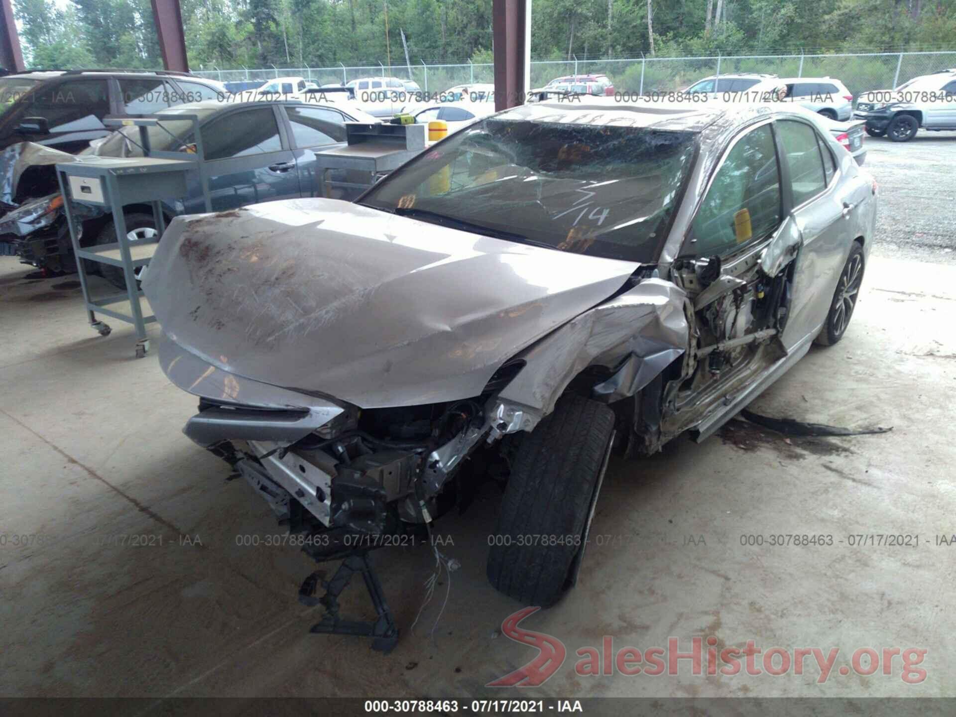 4T1B11HK6JU045693 2018 TOYOTA CAMRY