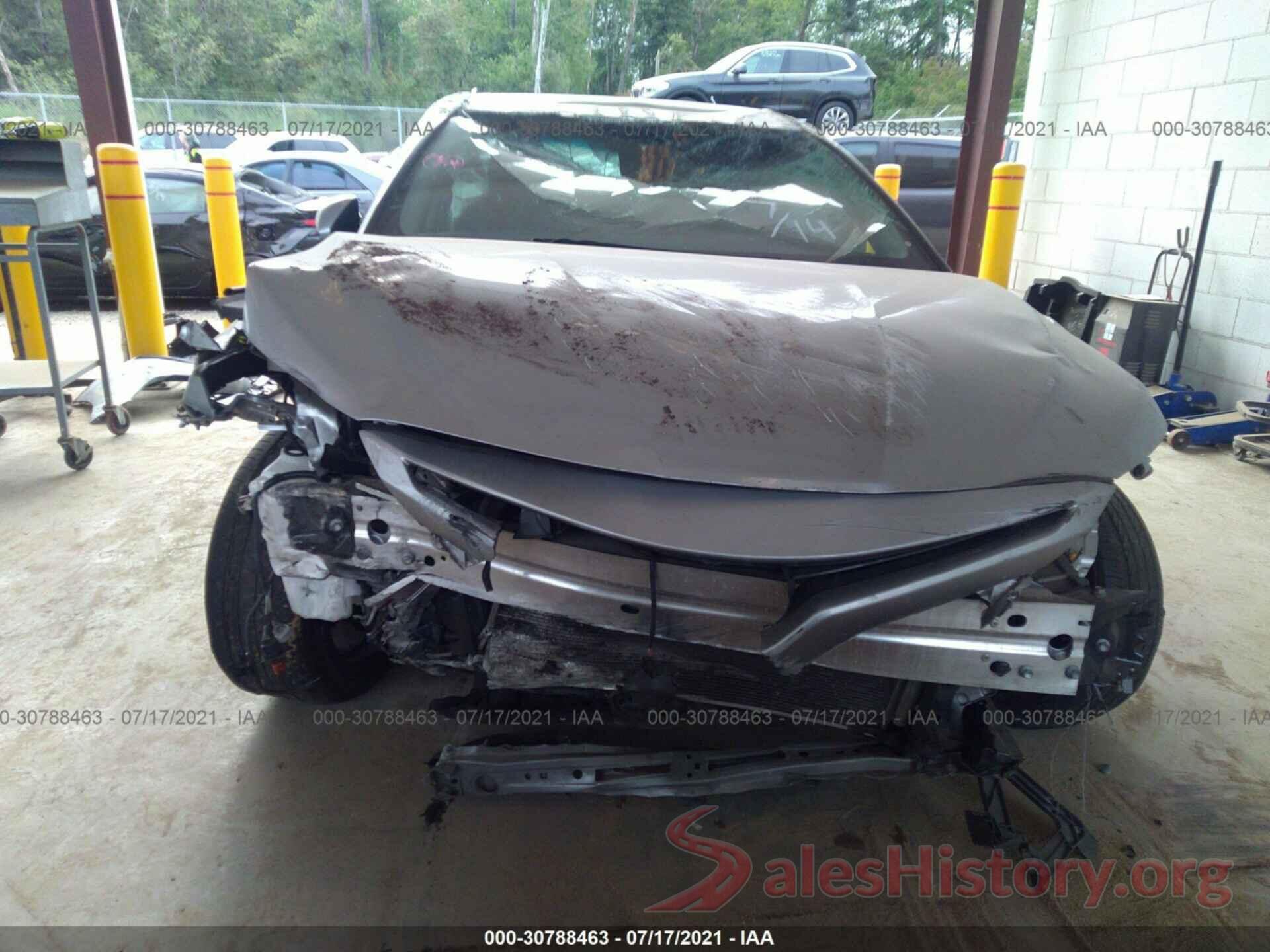 4T1B11HK6JU045693 2018 TOYOTA CAMRY